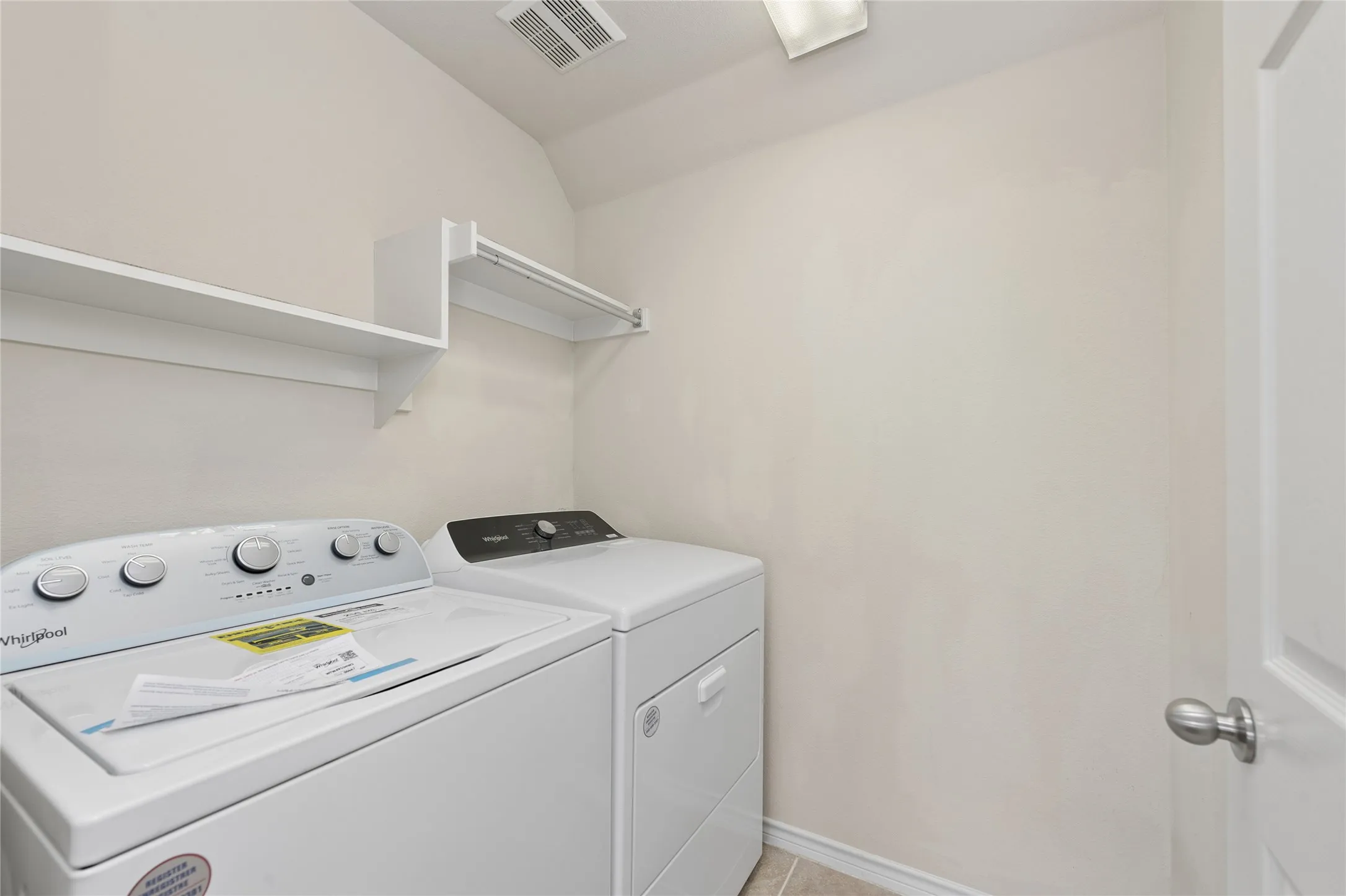 Single Family Residence For Sale in Collin County , 11256 Newgate Drive, Frisco, Texas 75035, 4 Bedroom, 3 Bathroom, 2 Garage spaces, 2,158 Sqft, built in 2003, mls#21364727, Real Estate Agent in Frisco, Homes For Sale in Collin county, Homes For Sale in Frisco, Realtor in Frisco Texas, Real Estate Brokerage Independent Realty Texas, Luminita Cordes Realtor