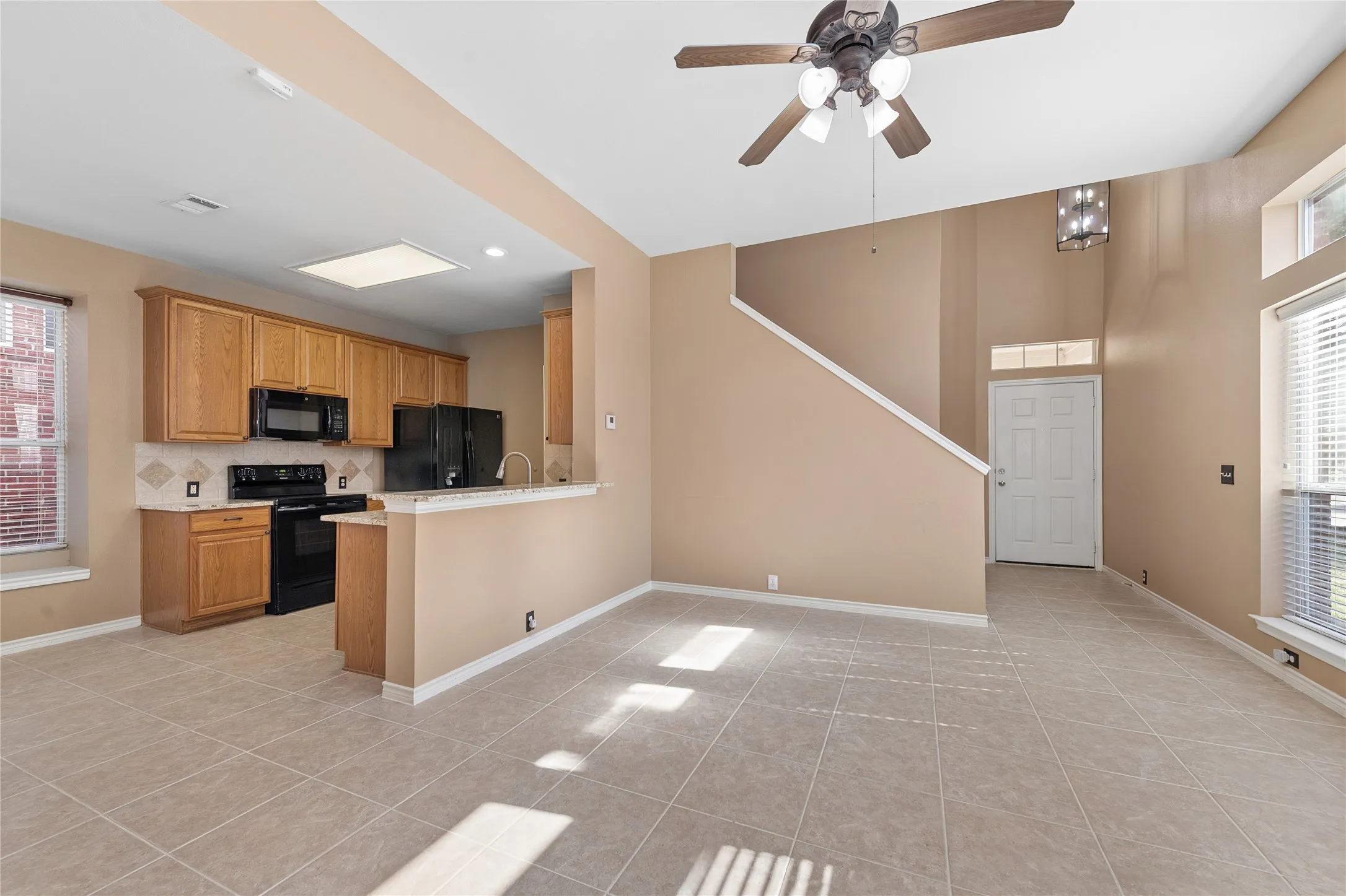 Single Family Residence For Sale in Collin County , 11256 Newgate Drive, Frisco, Texas 75035, 4 Bedroom, 3 Bathroom, 2 Garage spaces, 2,158 Sqft, built in 2003, mls#21364727, Real Estate Agent in Frisco, Homes For Sale in Collin county, Homes For Sale in Frisco, Realtor in Frisco Texas, Real Estate Brokerage Independent Realty Texas, Luminita Cordes Realtor