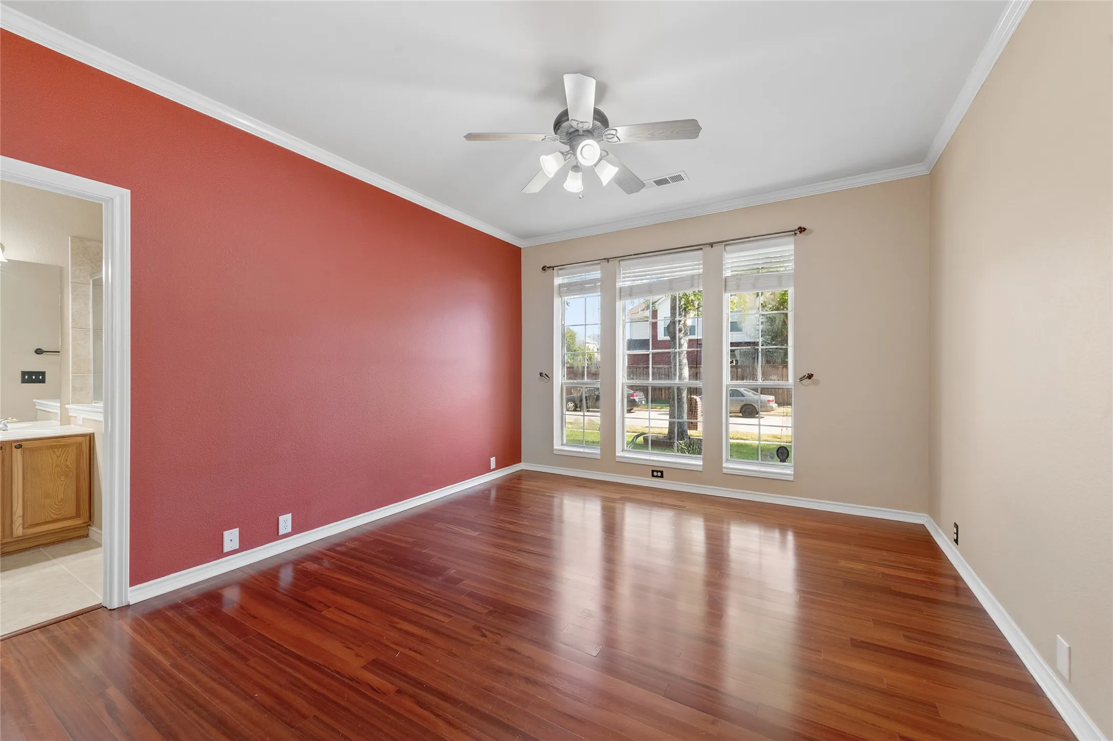 Single Family Residence For Sale in Collin County , 11256 Newgate Drive, Frisco, Texas 75035, 4 Bedroom, 3 Bathroom, 2 Garage spaces, 2,158 Sqft, built in 2003, mls#21364727, Real Estate Agent in Frisco, Homes For Sale in Collin county, Homes For Sale in Frisco, Realtor in Frisco Texas, Real Estate Brokerage Independent Realty Texas, Luminita Cordes Realtor