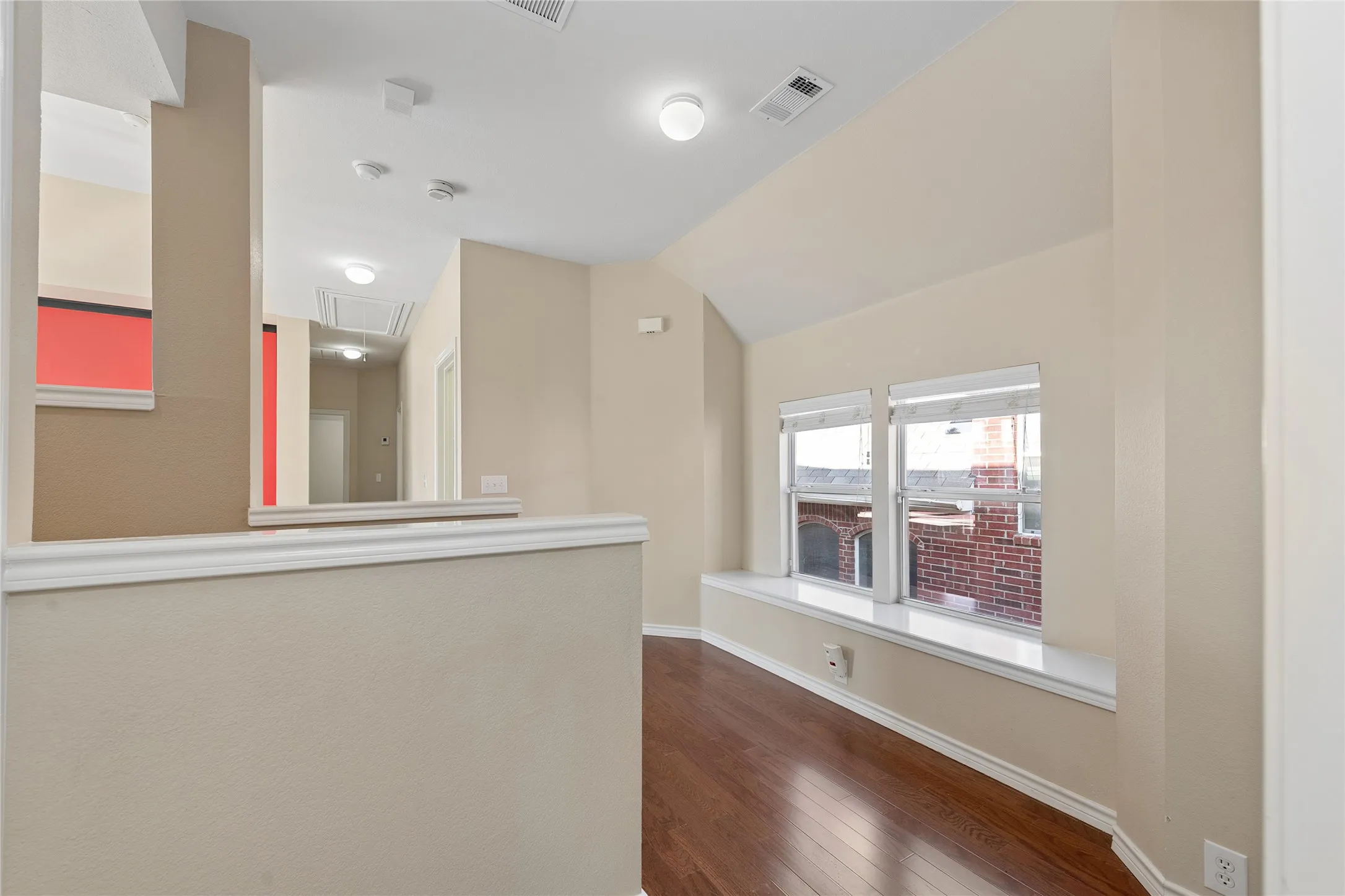 Single Family Residence For Sale in Collin County , 11256 Newgate Drive, Frisco, Texas 75035, 4 Bedroom, 3 Bathroom, 2 Garage spaces, 2,158 Sqft, built in 2003, mls#21364727, Real Estate Agent in Frisco, Homes For Sale in Collin county, Homes For Sale in Frisco, Realtor in Frisco Texas, Real Estate Brokerage Independent Realty Texas, Luminita Cordes Realtor