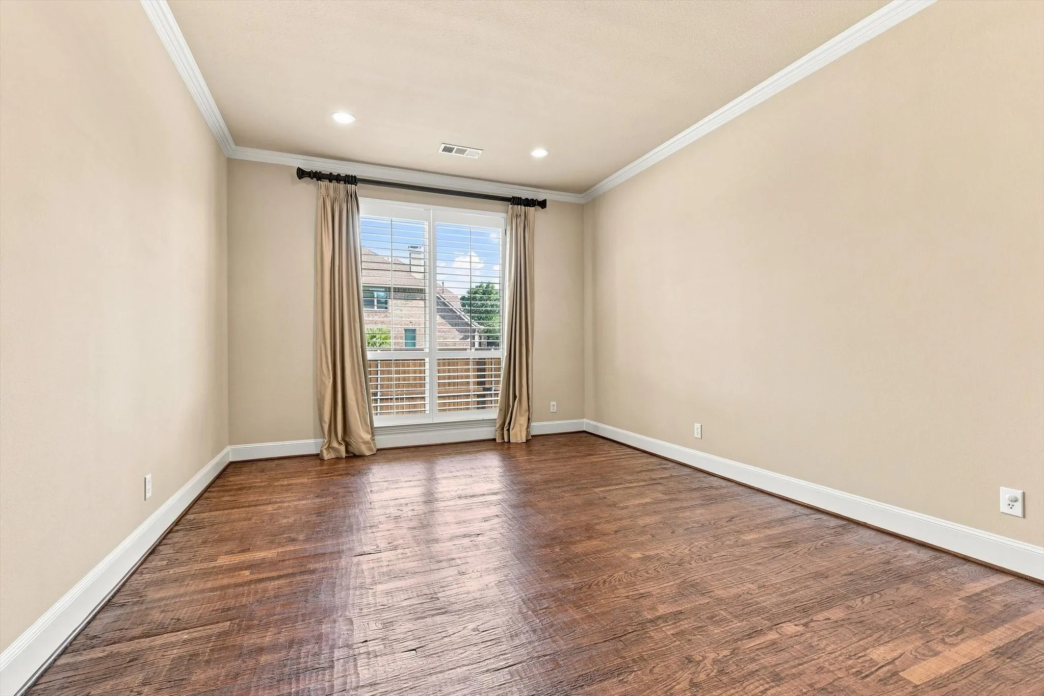 Single Family Residence For Sale in Collin County , 1309 Concho Drive, Allen, Texas 75013, 5 Bedroom, 5 Bathroom, 3 Garage spaces, 4,530 Sqft, built in 2007, mls#21361476, Real Estate Agent in Allen, Homes For Sale in Collin county, Homes For Sale in Allen, Realtor in Allen Texas, Real Estate Brokerage Independent Realty Texas, Luminita Cordes Realtor