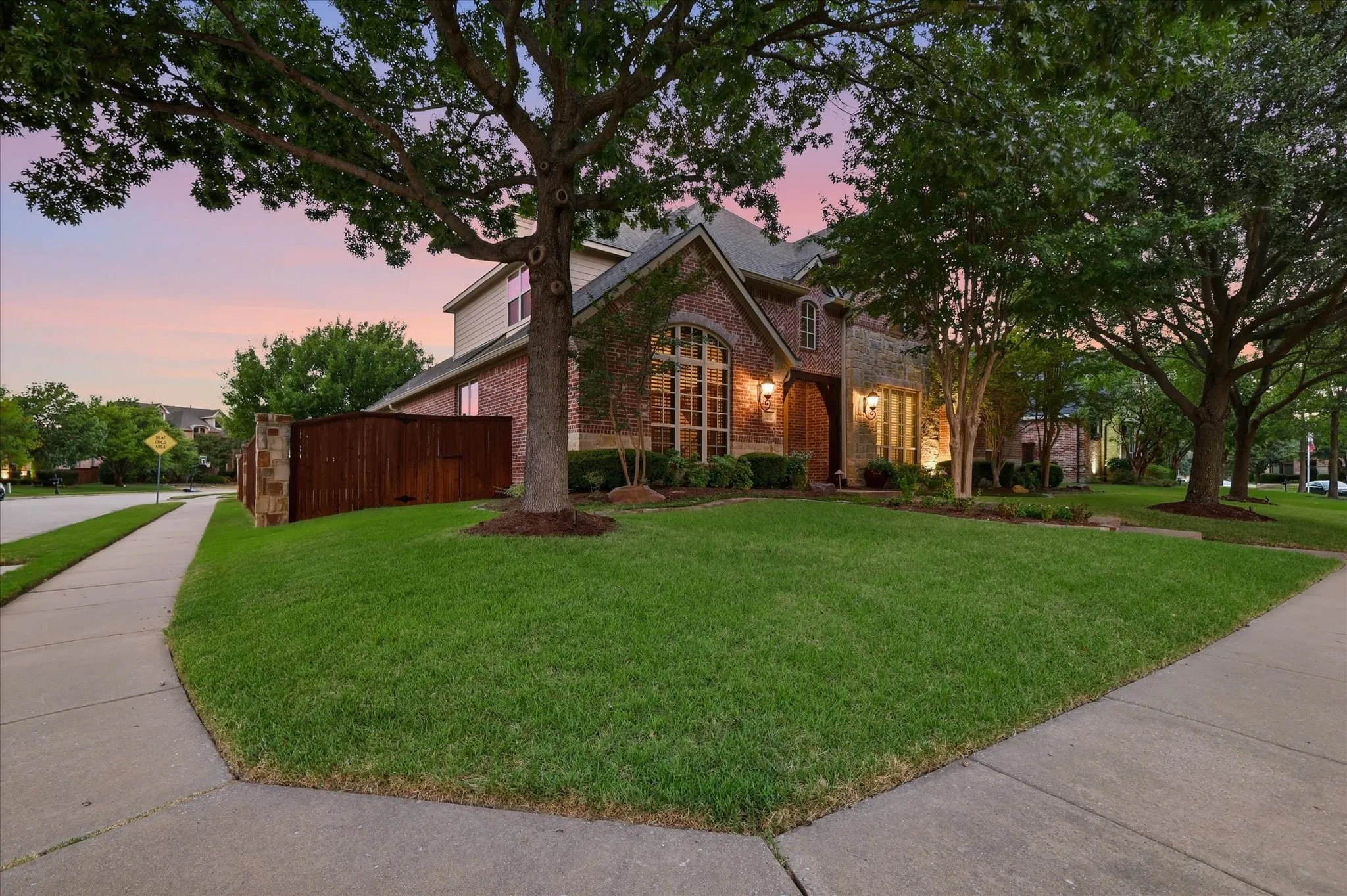 Single Family Residence For Sale in Collin County , 1309 Concho Drive, Allen, Texas 75013, 5 Bedroom, 5 Bathroom, 3 Garage spaces, 4,530 Sqft, built in 2007, mls#21361476, Real Estate Agent in Allen, Homes For Sale in Collin county, Homes For Sale in Allen, Realtor in Allen Texas, Real Estate Brokerage Independent Realty Texas, Luminita Cordes Realtor