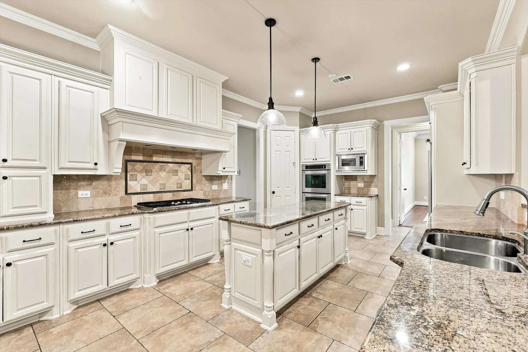 Single Family Residence For Sale in Collin County , 1309 Concho Drive, Allen, Texas 75013, 5 Bedroom, 5 Bathroom, 3 Garage spaces, 4,530 Sqft, built in 2007, mls#21361476, Real Estate Agent in Allen, Homes For Sale in Collin county, Homes For Sale in Allen, Realtor in Allen Texas, Real Estate Brokerage Independent Realty Texas, Luminita Cordes Realtor