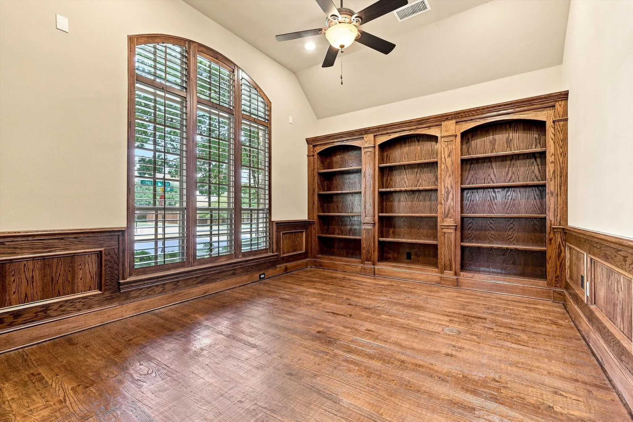 Single Family Residence For Sale in Collin County , 1309 Concho Drive, Allen, Texas 75013, 5 Bedroom, 5 Bathroom, 3 Garage spaces, 4,530 Sqft, built in 2007, mls#21361476, Real Estate Agent in Allen, Homes For Sale in Collin county, Homes For Sale in Allen, Realtor in Allen Texas, Real Estate Brokerage Independent Realty Texas, Luminita Cordes Realtor