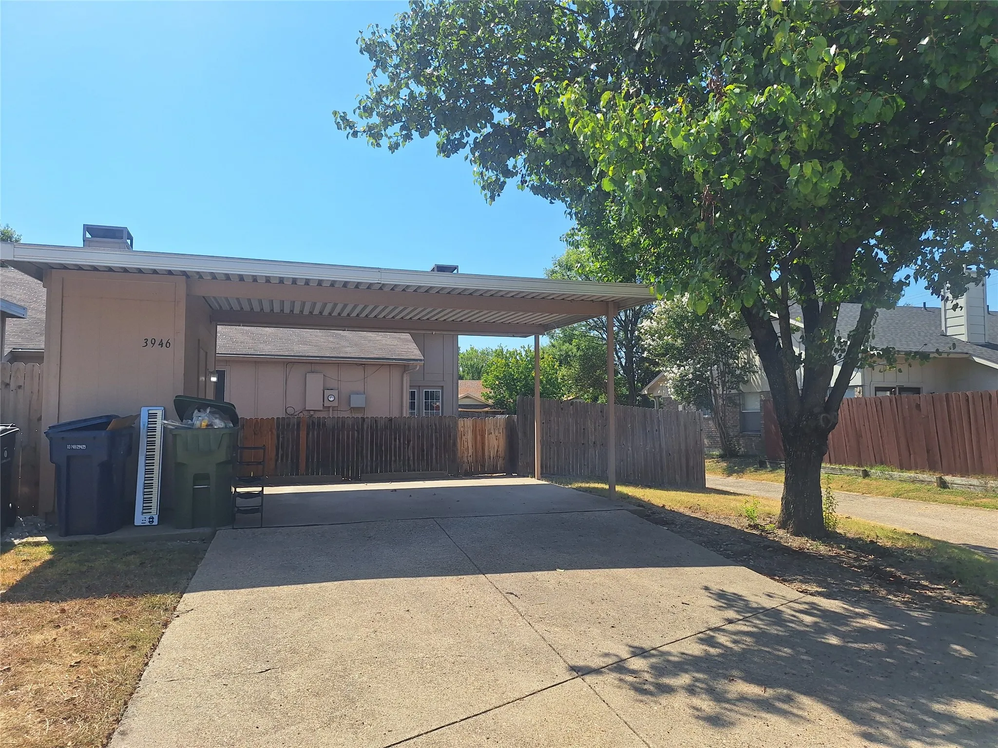 Duplex For Rent in Dallas County , 3946 Queens Court, Garland, Texas 75043, 3 Bedroom, 2 Bathroom, Garage spaces, 1,057 Sqft, built in 1984, mls#21364777, Real Estate Agent in Garland, Homes For Rent in Dallas county, Homes For Rent in Garland, Realtor in Garland Texas, Real Estate Brokerage Independent Realty Texas, Luminita Cordes Realtor