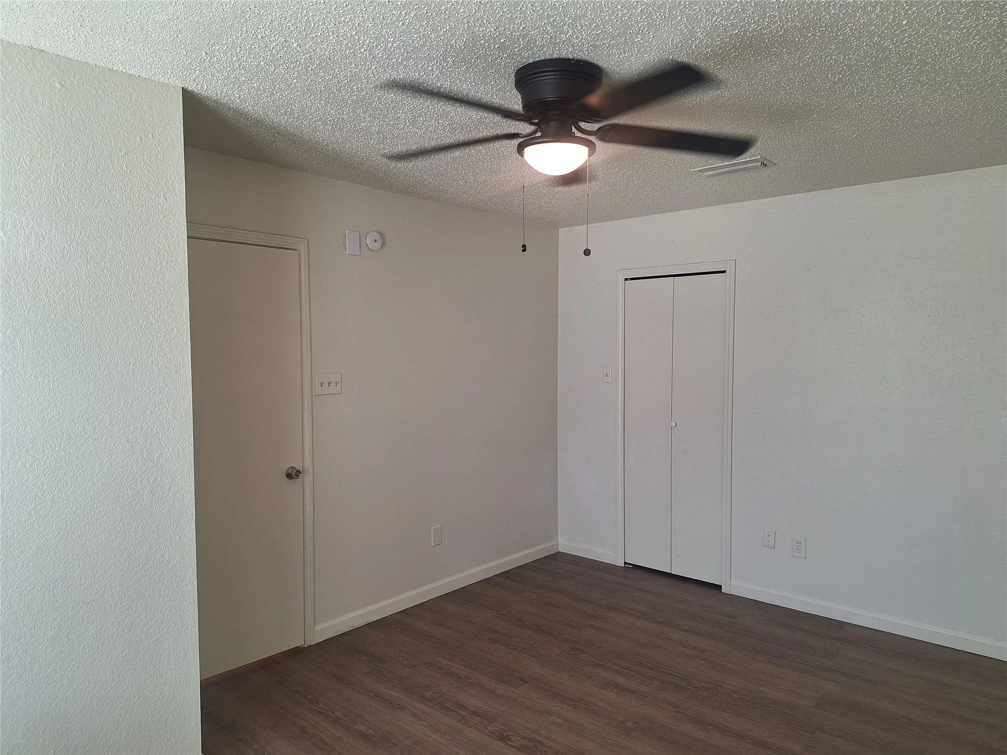 Duplex For Rent in Dallas County , 3946 Queens Court, Garland, Texas 75043, 3 Bedroom, 2 Bathroom, Garage spaces, 1,057 Sqft, built in 1984, mls#21364777, Real Estate Agent in Garland, Homes For Rent in Dallas county, Homes For Rent in Garland, Realtor in Garland Texas, Real Estate Brokerage Independent Realty Texas, Luminita Cordes Realtor
