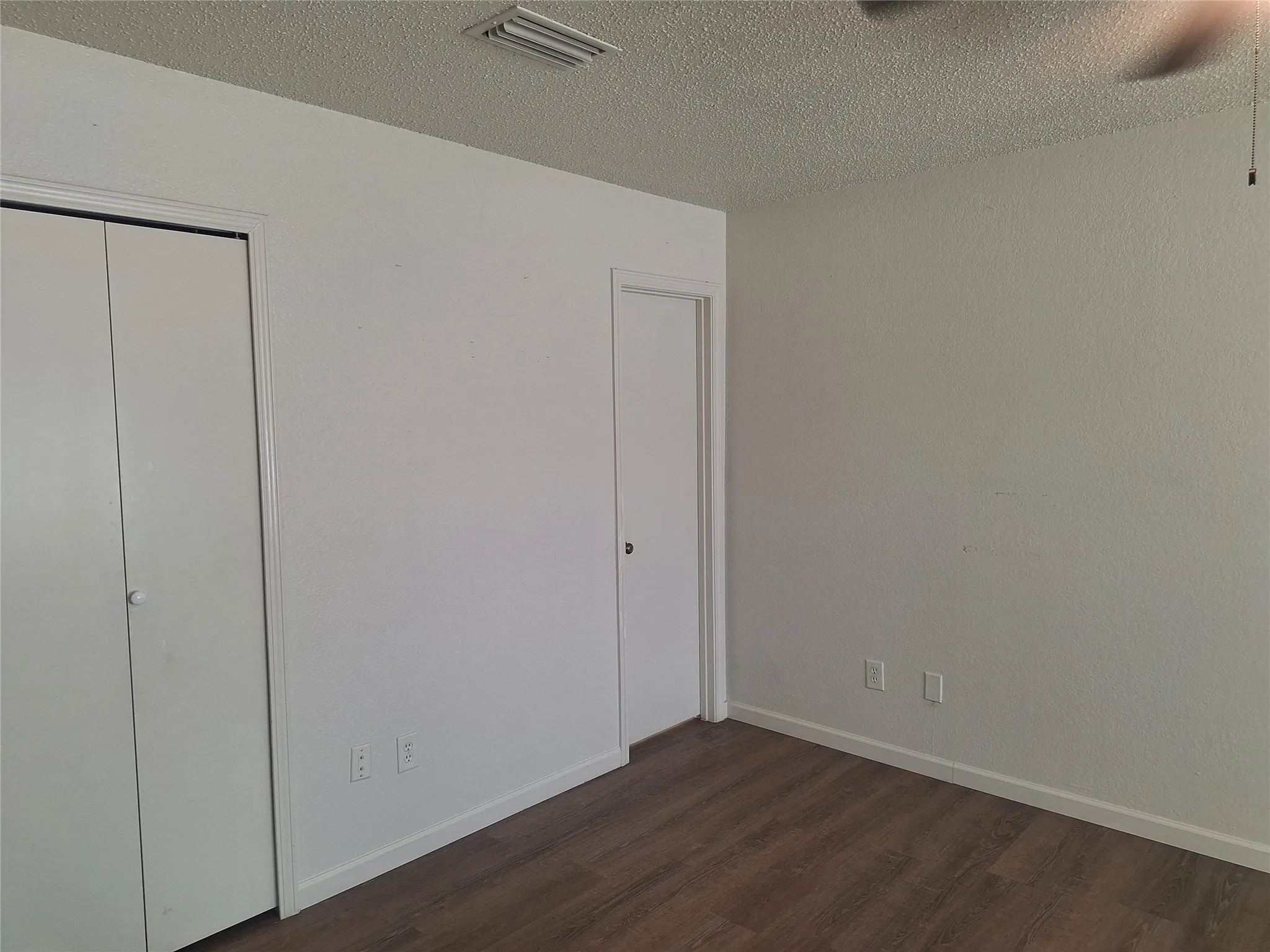 Duplex For Rent in Dallas County , 3946 Queens Court, Garland, Texas 75043, 3 Bedroom, 2 Bathroom, Garage spaces, 1,057 Sqft, built in 1984, mls#21364777, Real Estate Agent in Garland, Homes For Rent in Dallas county, Homes For Rent in Garland, Realtor in Garland Texas, Real Estate Brokerage Independent Realty Texas, Luminita Cordes Realtor