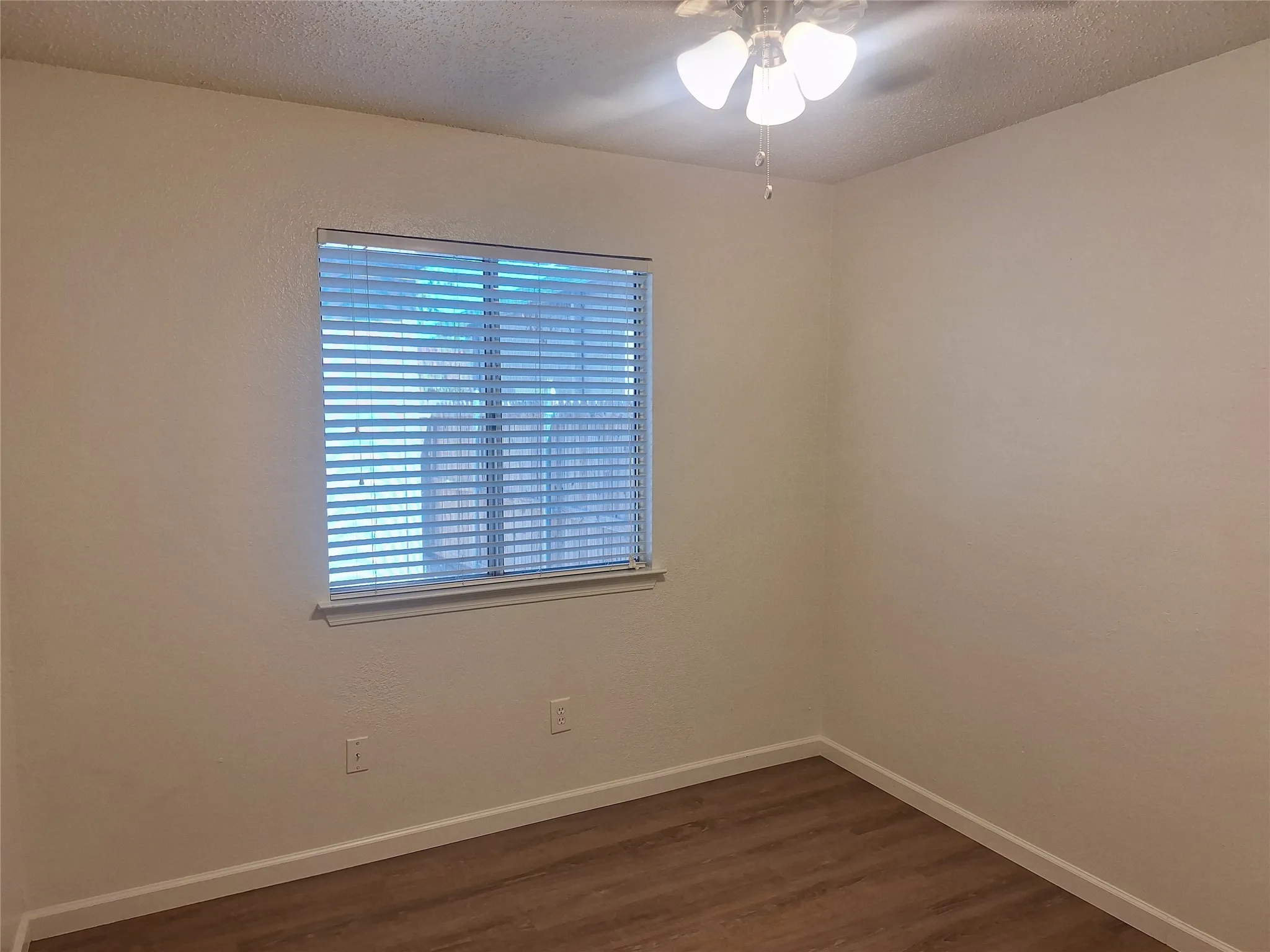 Duplex For Rent in Dallas County , 3946 Queens Court, Garland, Texas 75043, 3 Bedroom, 2 Bathroom, Garage spaces, 1,057 Sqft, built in 1984, mls#21364777, Real Estate Agent in Garland, Homes For Rent in Dallas county, Homes For Rent in Garland, Realtor in Garland Texas, Real Estate Brokerage Independent Realty Texas, Luminita Cordes Realtor