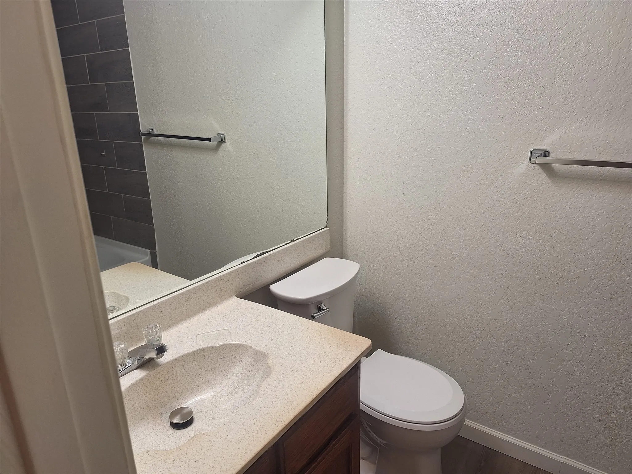 Duplex For Rent in Dallas County , 3946 Queens Court, Garland, Texas 75043, 3 Bedroom, 2 Bathroom, Garage spaces, 1,057 Sqft, built in 1984, mls#21364777, Real Estate Agent in Garland, Homes For Rent in Dallas county, Homes For Rent in Garland, Realtor in Garland Texas, Real Estate Brokerage Independent Realty Texas, Luminita Cordes Realtor