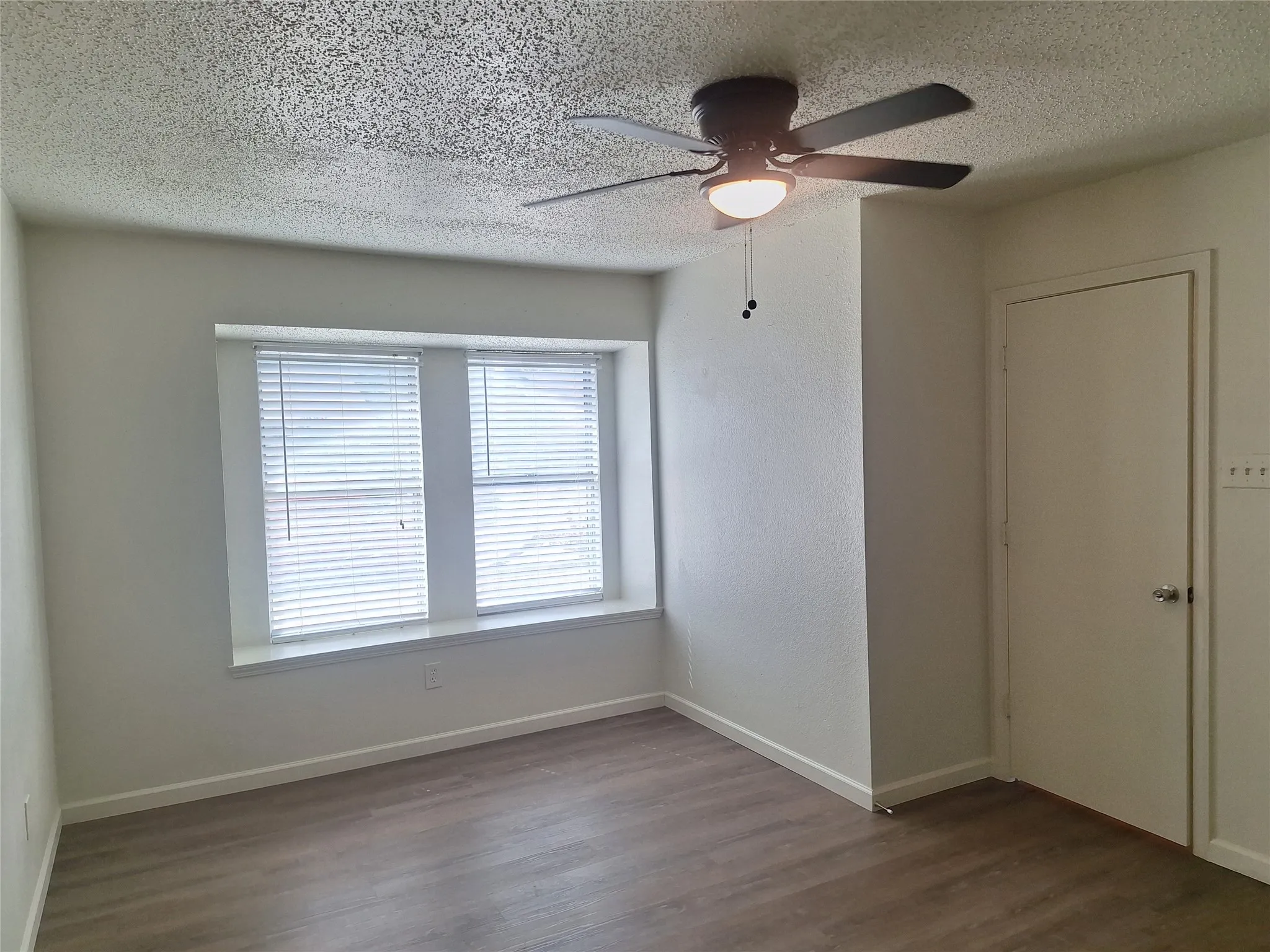 Duplex For Rent in Dallas County , 3946 Queens Court, Garland, Texas 75043, 3 Bedroom, 2 Bathroom, Garage spaces, 1,057 Sqft, built in 1984, mls#21364777, Real Estate Agent in Garland, Homes For Rent in Dallas county, Homes For Rent in Garland, Realtor in Garland Texas, Real Estate Brokerage Independent Realty Texas, Luminita Cordes Realtor