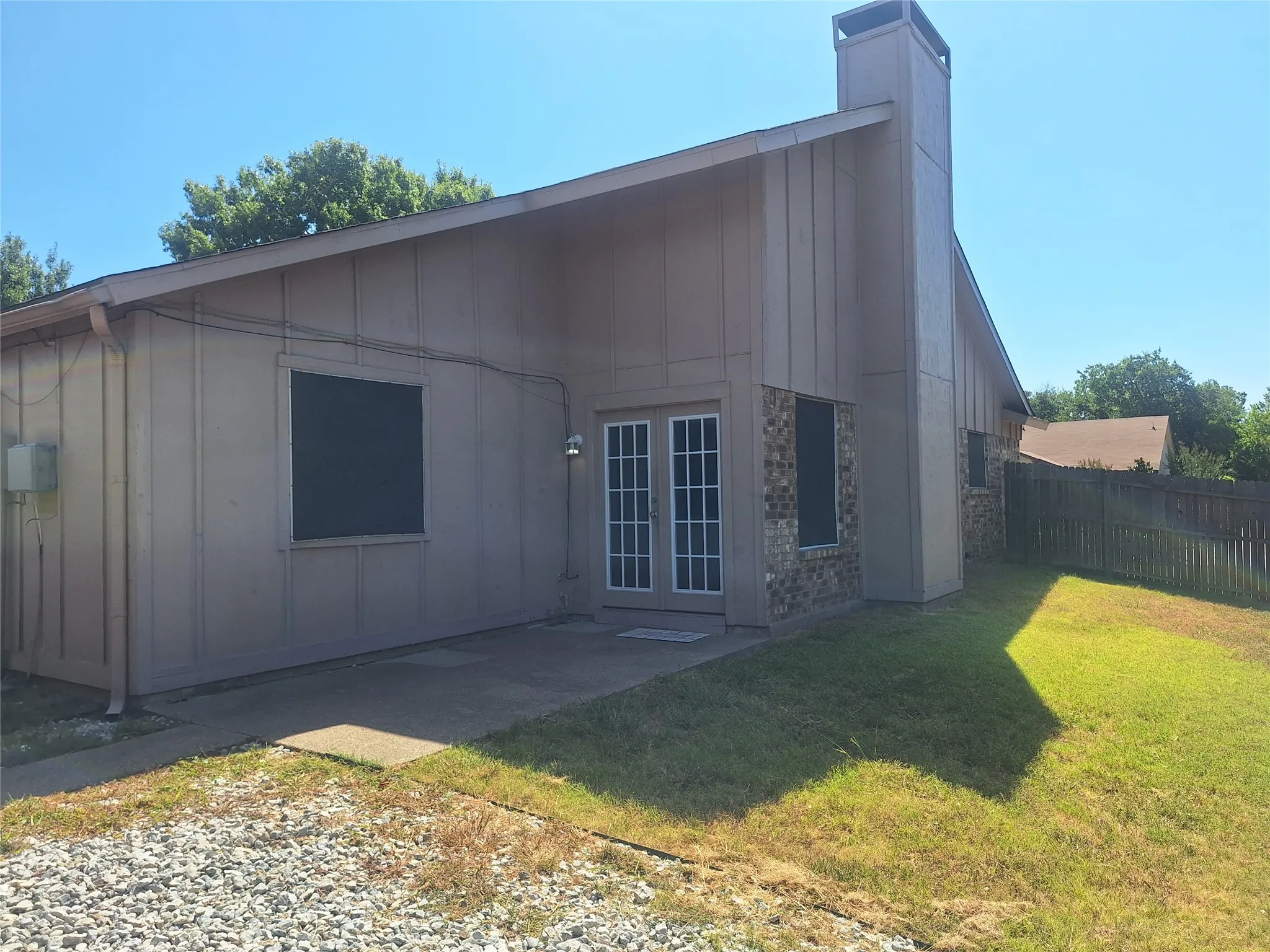 Duplex For Rent in Dallas County , 3946 Queens Court, Garland, Texas 75043, 3 Bedroom, 2 Bathroom, Garage spaces, 1,057 Sqft, built in 1984, mls#21364777, Real Estate Agent in Garland, Homes For Rent in Dallas county, Homes For Rent in Garland, Realtor in Garland Texas, Real Estate Brokerage Independent Realty Texas, Luminita Cordes Realtor