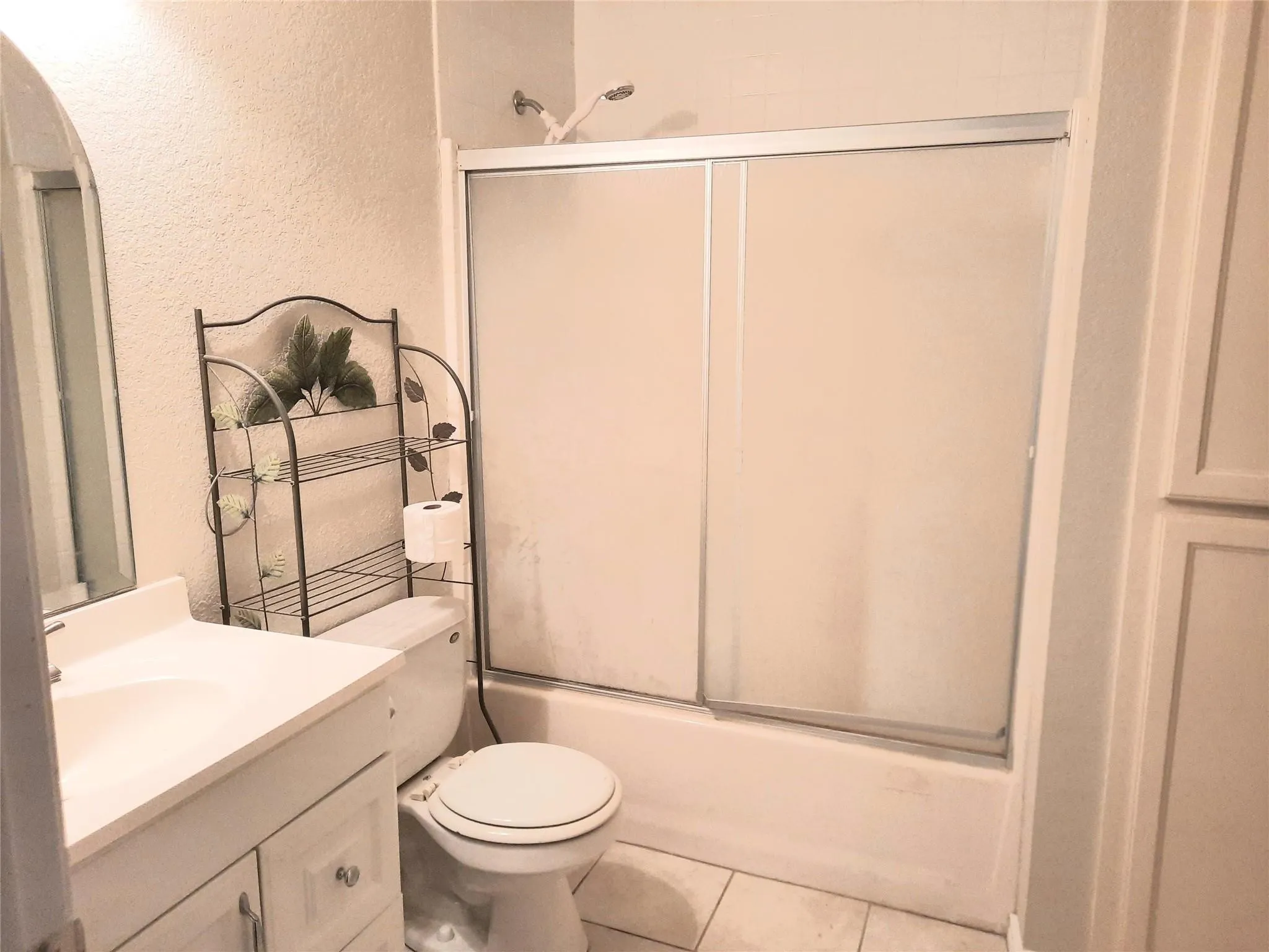 Triplex For Rent in Parker County , 905 Sloan Street, Weatherford, Texas 76086, 2 Bedroom, 2 Bathroom, Garage spaces, 1,100 Sqft, built in 2004, mls#21364780, Real Estate Agent in Weatherford, Homes For Rent in Parker county, Homes For Rent in Weatherford, Realtor in Weatherford Texas, Real Estate Brokerage Independent Realty Texas, Luminita Cordes Realtor