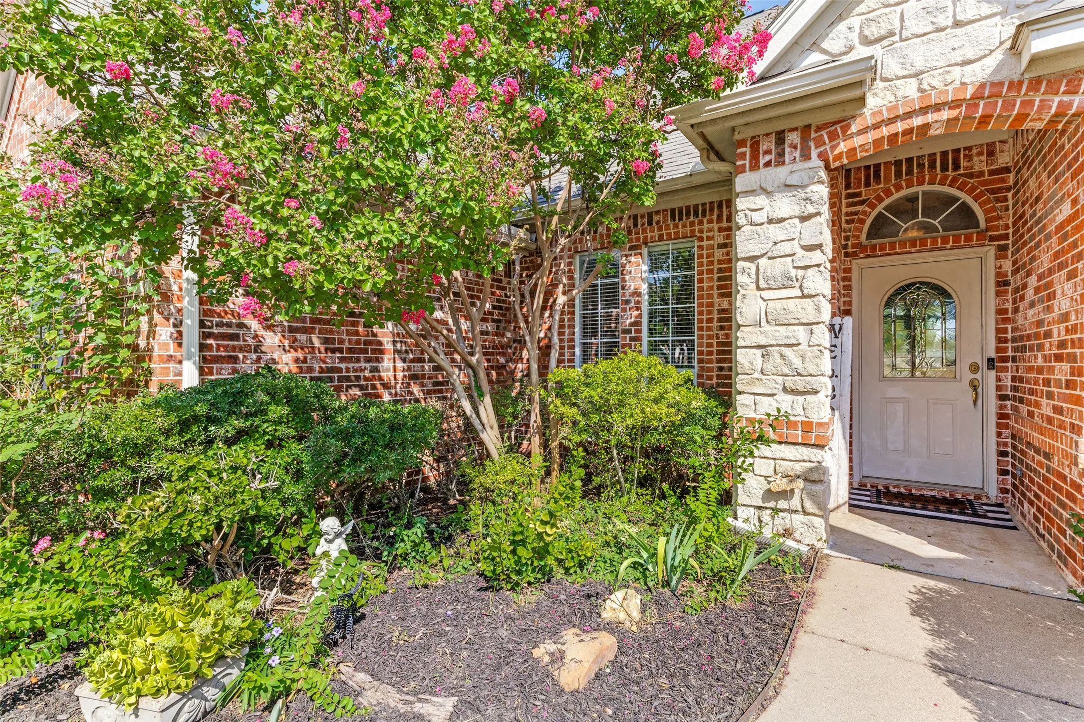 Single Family Residence For Sale in Tarrant County , 11432 Brook Green Lane, Haslet, Texas 76052, 4 Bedroom, 3 Bathroom, 6 Garage spaces, 3,242 Sqft, built in 2000, mls#21362145, Real Estate Agent in Haslet, Homes For Sale in Tarrant county, Homes For Sale in Haslet, Realtor in Haslet Texas, Real Estate Brokerage Independent Realty Texas, Luminita Cordes Realtor