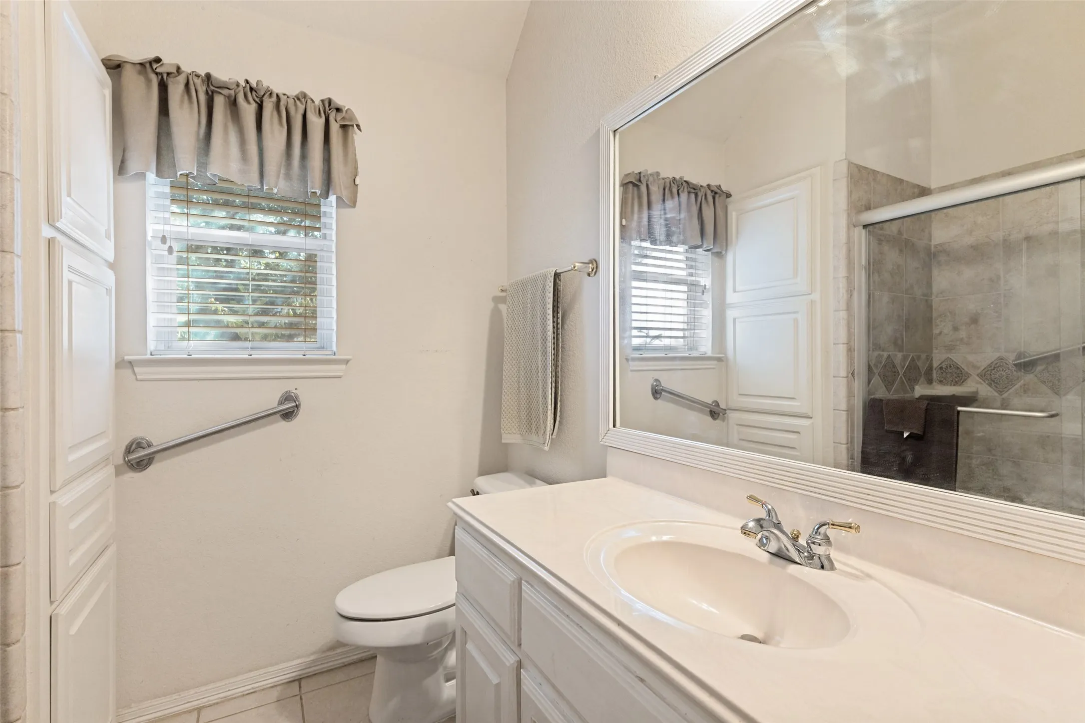 Single Family Residence For Sale in Tarrant County , 11432 Brook Green Lane, Haslet, Texas 76052, 4 Bedroom, 3 Bathroom, 6 Garage spaces, 3,242 Sqft, built in 2000, mls#21362145, Real Estate Agent in Haslet, Homes For Sale in Tarrant county, Homes For Sale in Haslet, Realtor in Haslet Texas, Real Estate Brokerage Independent Realty Texas, Luminita Cordes Realtor