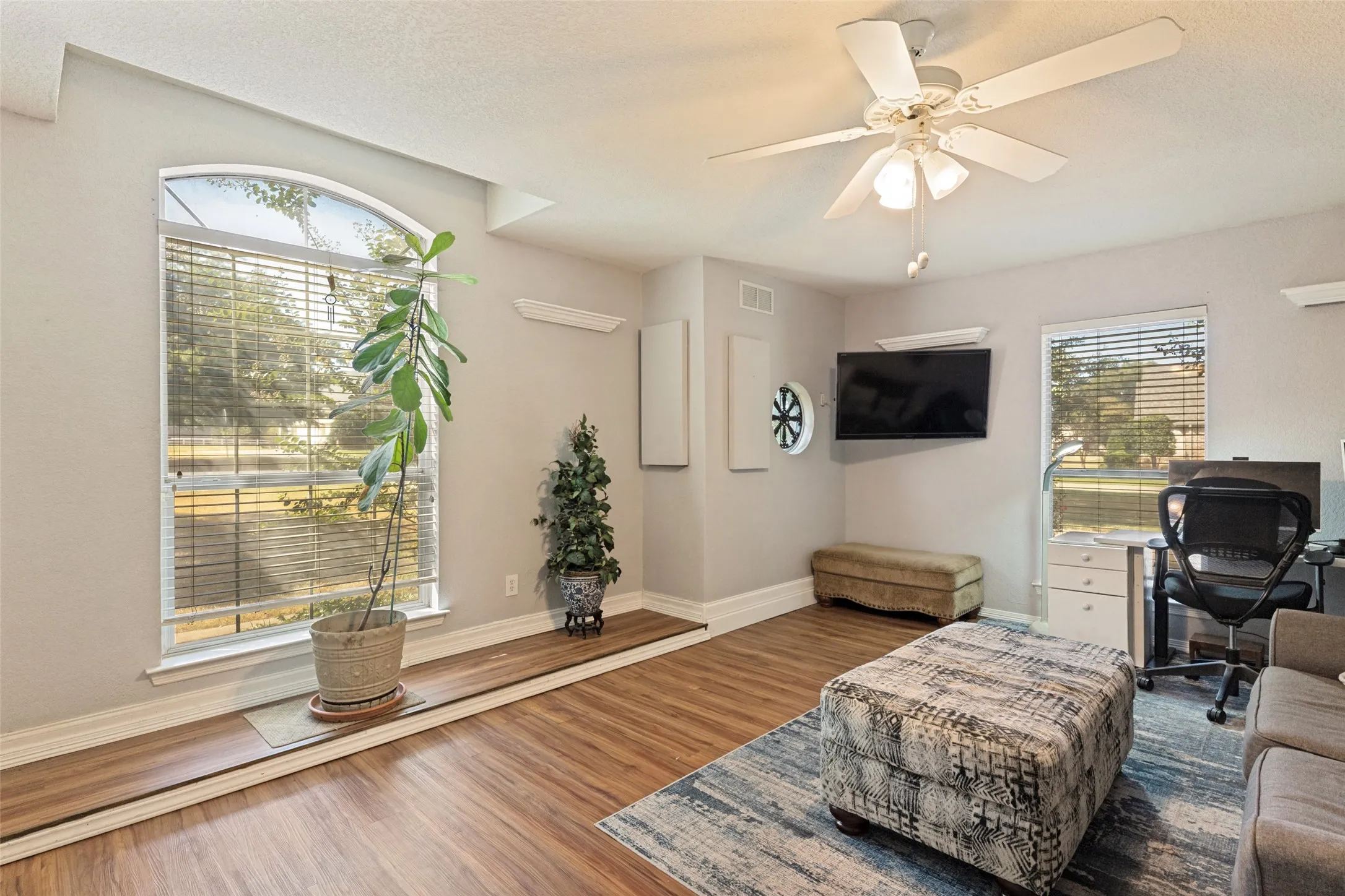 Single Family Residence For Sale in Tarrant County , 11432 Brook Green Lane, Haslet, Texas 76052, 4 Bedroom, 3 Bathroom, 6 Garage spaces, 3,242 Sqft, built in 2000, mls#21362145, Real Estate Agent in Haslet, Homes For Sale in Tarrant county, Homes For Sale in Haslet, Realtor in Haslet Texas, Real Estate Brokerage Independent Realty Texas, Luminita Cordes Realtor