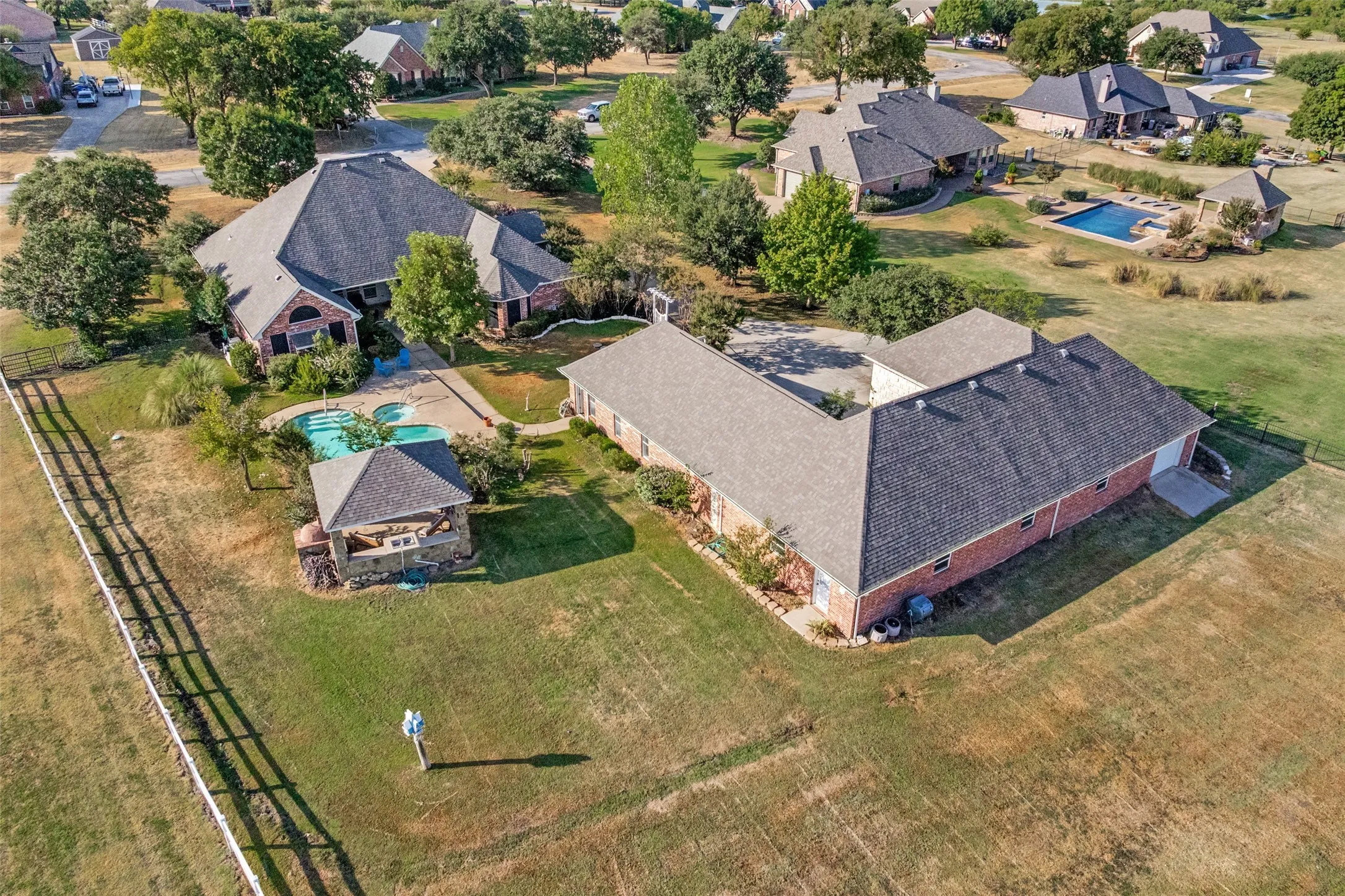 Single Family Residence For Sale in Tarrant County , 11432 Brook Green Lane, Haslet, Texas 76052, 4 Bedroom, 3 Bathroom, 6 Garage spaces, 3,242 Sqft, built in 2000, mls#21362145, Real Estate Agent in Haslet, Homes For Sale in Tarrant county, Homes For Sale in Haslet, Realtor in Haslet Texas, Real Estate Brokerage Independent Realty Texas, Luminita Cordes Realtor