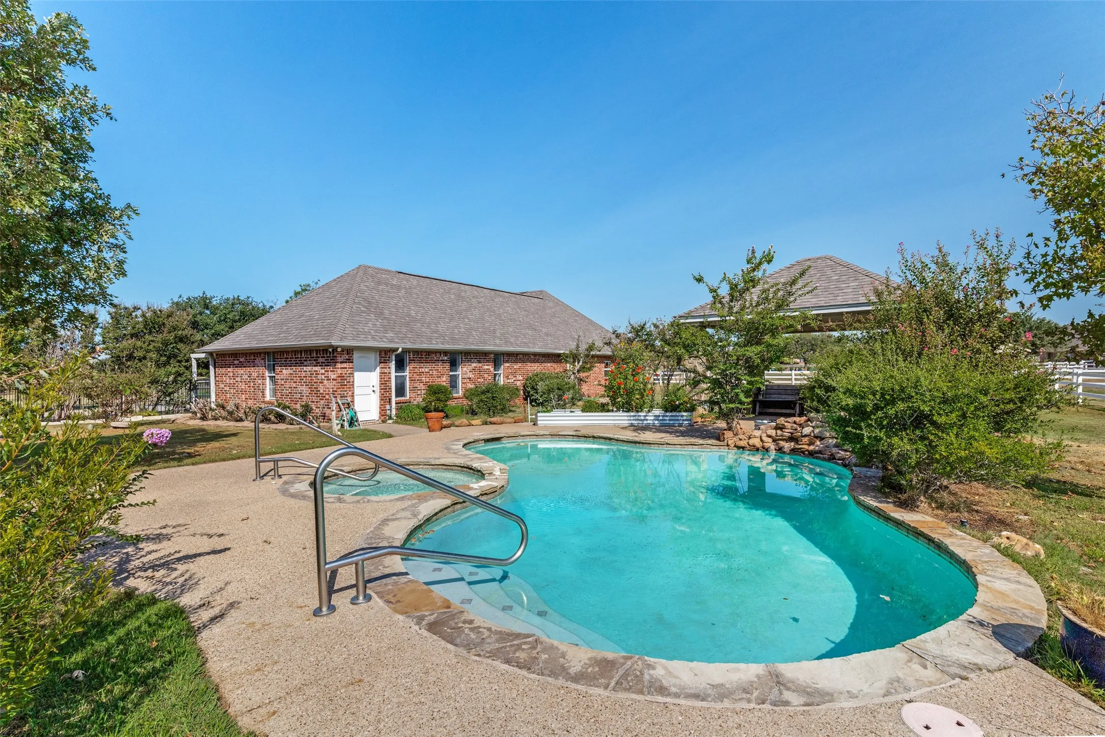 Single Family Residence For Sale in Tarrant County , 11432 Brook Green Lane, Haslet, Texas 76052, 4 Bedroom, 3 Bathroom, 6 Garage spaces, 3,242 Sqft, built in 2000, mls#21362145, Real Estate Agent in Haslet, Homes For Sale in Tarrant county, Homes For Sale in Haslet, Realtor in Haslet Texas, Real Estate Brokerage Independent Realty Texas, Luminita Cordes Realtor