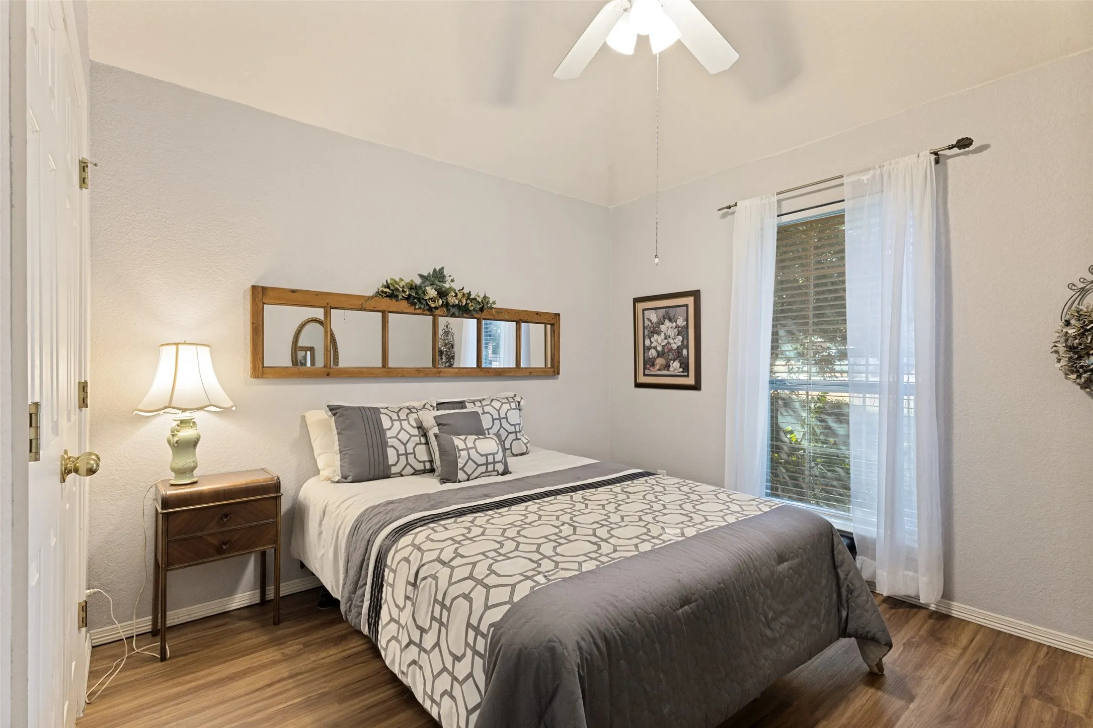 Single Family Residence For Sale in Tarrant County , 11432 Brook Green Lane, Haslet, Texas 76052, 4 Bedroom, 3 Bathroom, 6 Garage spaces, 3,242 Sqft, built in 2000, mls#21362145, Real Estate Agent in Haslet, Homes For Sale in Tarrant county, Homes For Sale in Haslet, Realtor in Haslet Texas, Real Estate Brokerage Independent Realty Texas, Luminita Cordes Realtor
