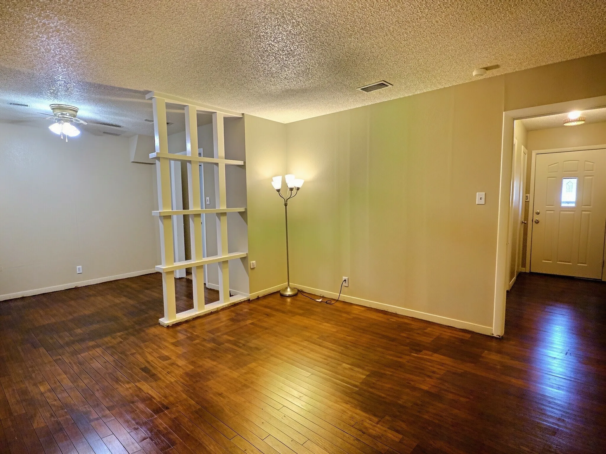 Single Family Residence For Sale in Brown County , 2207 4th Street, Brownwood, Texas 76801, 3 Bedroom, 2 Bathroom, 1 Garage spaces, 1,294 Sqft, built in 1950, mls#21364781, Real Estate Agent in Brownwood, Homes For Sale in Brown county, Homes For Sale in Brownwood, Realtor in Brownwood Texas, Real Estate Brokerage Independent Realty Texas, Luminita Cordes Realtor