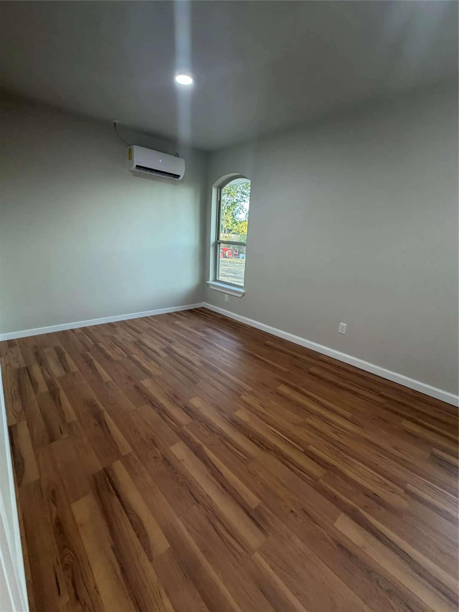 Single Family Residence For Sale in Dallas County , 1818 Walnut Avenue, Carrollton, Texas 75006, 4 Bedroom, 3 Bathroom, Garage spaces, 2,150 Sqft, built in 1961, mls#21364782, Real Estate Agent in Carrollton, Homes For Sale in Dallas county, Homes For Sale in Carrollton, Realtor in Carrollton Texas, Real Estate Brokerage Independent Realty Texas, Luminita Cordes Realtor