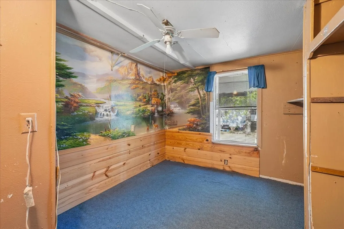 Mobile Home For Sale in Fannin County , 304 W 2nd Street, Dodd City, Texas 75438, 2 Bedroom, 1 Bathroom, Garage spaces, 728 Sqft, built in 2000, Price $87,500, mls#21364776, Real Estate Agent in Dodd City, Homes For Sale in Fannin county, Homes For Sale in Dodd City, Realtor in Dodd City Texas, Real Estate Brokerage Independent Realty Texas, Luminita Cordes Realtor