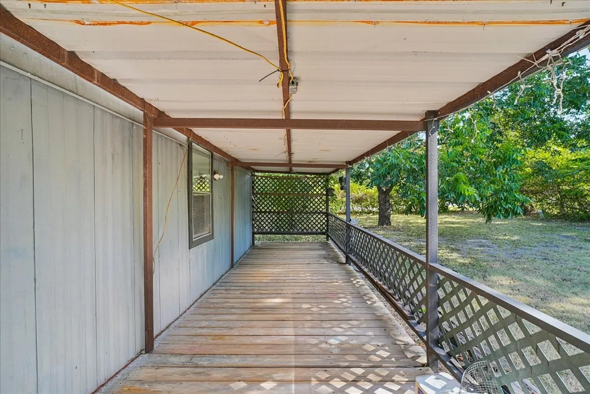Mobile Home For Sale in Fannin County , 304 W 2nd Street, Dodd City, Texas 75438, 2 Bedroom, 1 Bathroom, Garage spaces, 728 Sqft, built in 2000, Price $87,500, mls#21364776, Real Estate Agent in Dodd City, Homes For Sale in Fannin county, Homes For Sale in Dodd City, Realtor in Dodd City Texas, Real Estate Brokerage Independent Realty Texas, Luminita Cordes Realtor