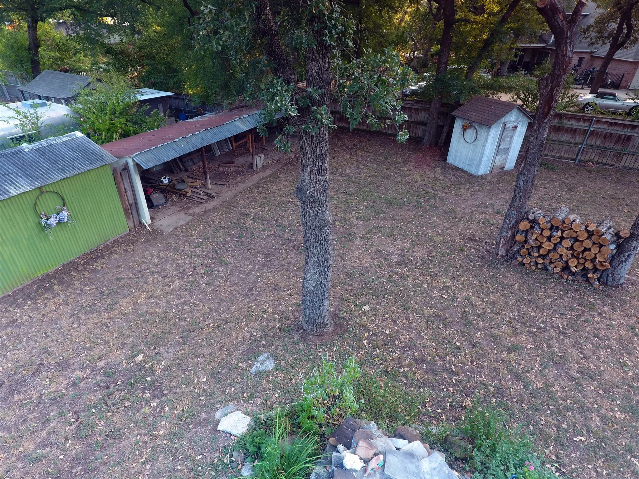 Single Family Residence For Sale in Tarrant County , 1800 Carl Street, Fort Worth, Texas 76103, 2 Bedroom, 2 Bathroom, 2 Garage spaces, 1,182 Sqft, built in 1947, mls#21362521, Real Estate Agent in Fort Worth, Homes For Sale in Tarrant county, Homes For Sale in Fort Worth, Realtor in Fort Worth Texas, Real Estate Brokerage Independent Realty Texas, Luminita Cordes Realtor