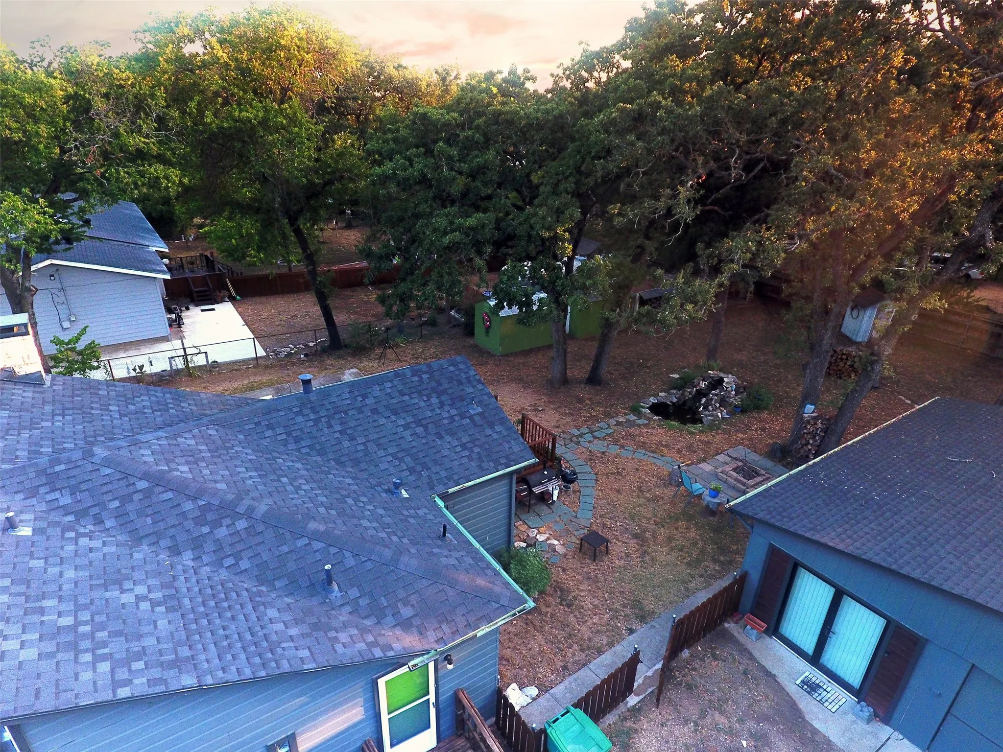 Single Family Residence For Sale in Tarrant County , 1800 Carl Street, Fort Worth, Texas 76103, 2 Bedroom, 2 Bathroom, 2 Garage spaces, 1,182 Sqft, built in 1947, mls#21362521, Real Estate Agent in Fort Worth, Homes For Sale in Tarrant county, Homes For Sale in Fort Worth, Realtor in Fort Worth Texas, Real Estate Brokerage Independent Realty Texas, Luminita Cordes Realtor