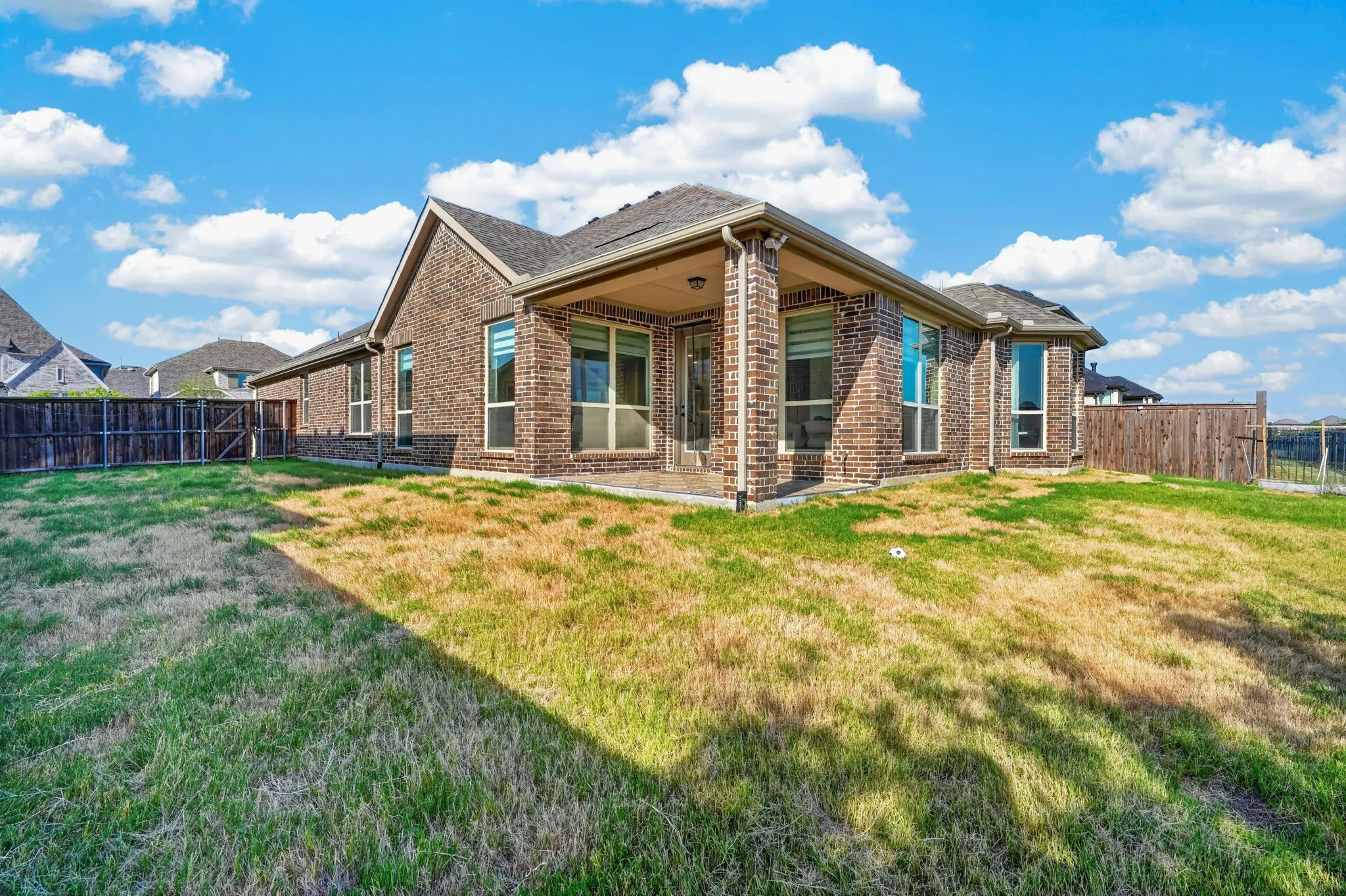 Single Family Residence For Sale in Collin County , 754 Corner Post Path, Celina, Texas 75009, 3 Bedroom, 4 Bathroom, 3 Garage spaces, 3,008 Sqft, built in 2020, mls#21364785, Real Estate Agent in Celina, Homes For Sale in Collin county, Homes For Sale in Celina, Realtor in Celina Texas, Real Estate Brokerage Independent Realty Texas, Luminita Cordes Realtor