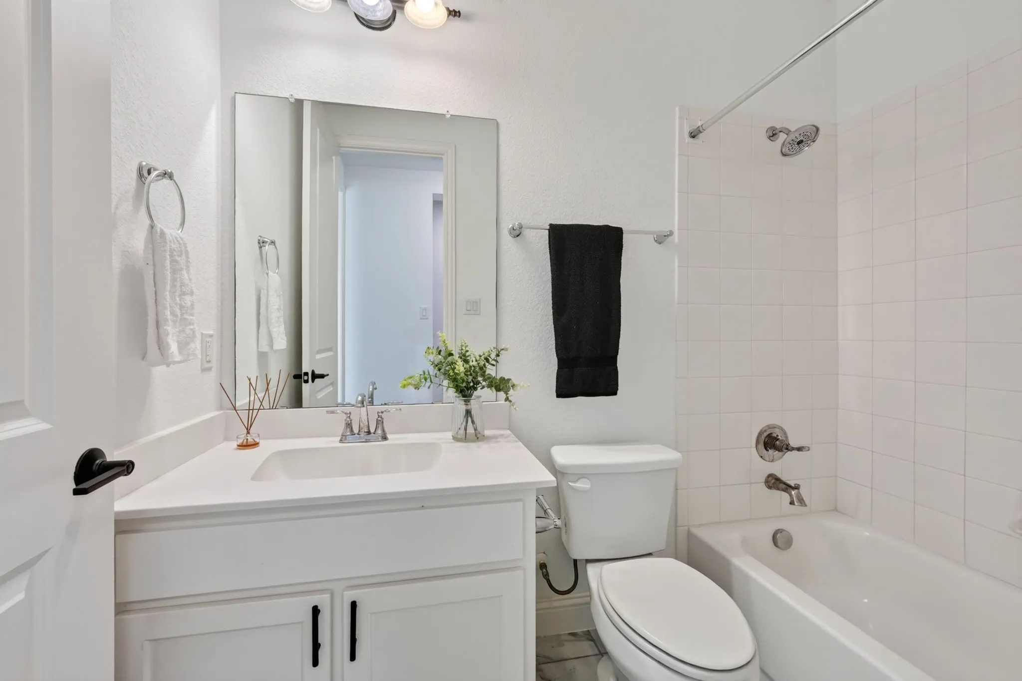 Single Family Residence For Sale in Collin County , 754 Corner Post Path, Celina, Texas 75009, 3 Bedroom, 4 Bathroom, 3 Garage spaces, 3,008 Sqft, built in 2020, mls#21364785, Real Estate Agent in Celina, Homes For Sale in Collin county, Homes For Sale in Celina, Realtor in Celina Texas, Real Estate Brokerage Independent Realty Texas, Luminita Cordes Realtor