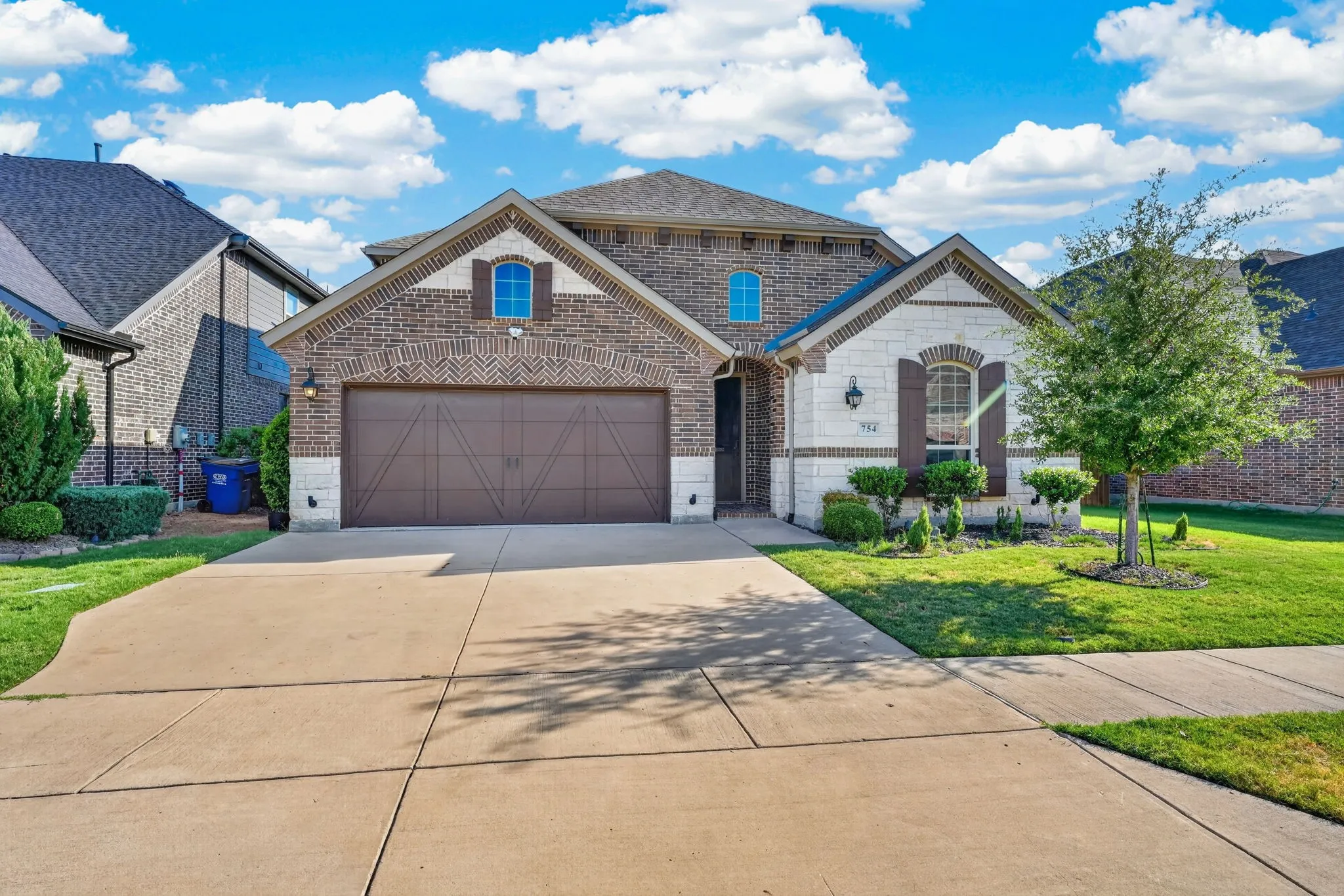 Single Family Residence For Sale in Collin County , 754 Corner Post Path, Celina, Texas 75009, 3 Bedroom, 4 Bathroom, 3 Garage spaces, 3,008 Sqft, built in 2020, mls#21364785, Real Estate Agent in Celina, Homes For Sale in Collin county, Homes For Sale in Celina, Realtor in Celina Texas, Real Estate Brokerage Independent Realty Texas, Luminita Cordes Realtor