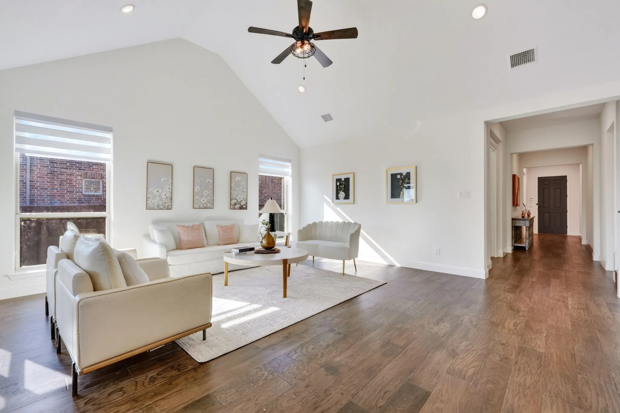 Single Family Residence For Sale in Collin County , 754 Corner Post Path, Celina, Texas 75009, 3 Bedroom, 4 Bathroom, 3 Garage spaces, 3,008 Sqft, built in 2020, mls#21364785, Real Estate Agent in Celina, Homes For Sale in Collin county, Homes For Sale in Celina, Realtor in Celina Texas, Real Estate Brokerage Independent Realty Texas, Luminita Cordes Realtor