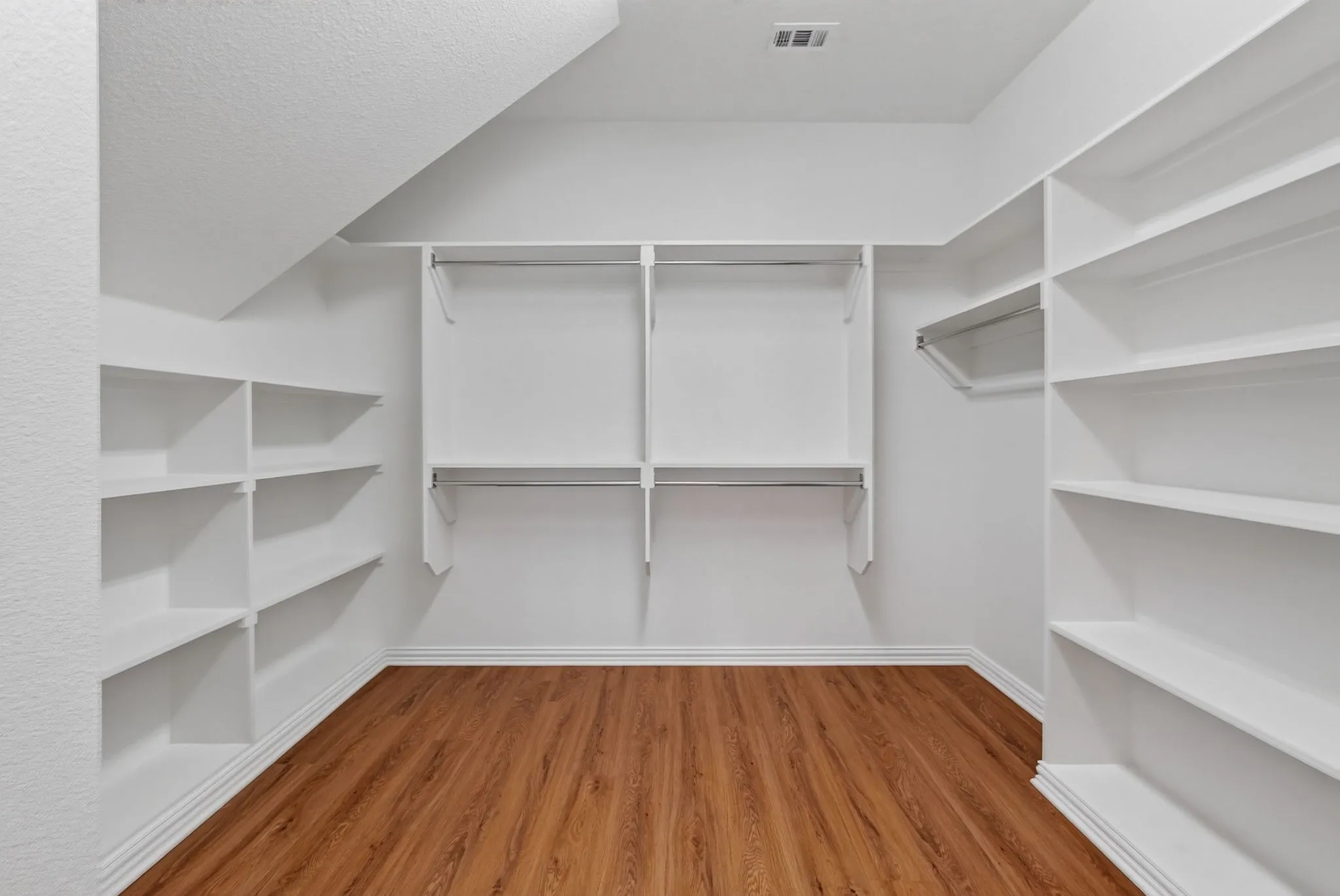 Single Family Residence For Sale in Collin County , 754 Corner Post Path, Celina, Texas 75009, 3 Bedroom, 4 Bathroom, 3 Garage spaces, 3,008 Sqft, built in 2020, mls#21364785, Real Estate Agent in Celina, Homes For Sale in Collin county, Homes For Sale in Celina, Realtor in Celina Texas, Real Estate Brokerage Independent Realty Texas, Luminita Cordes Realtor