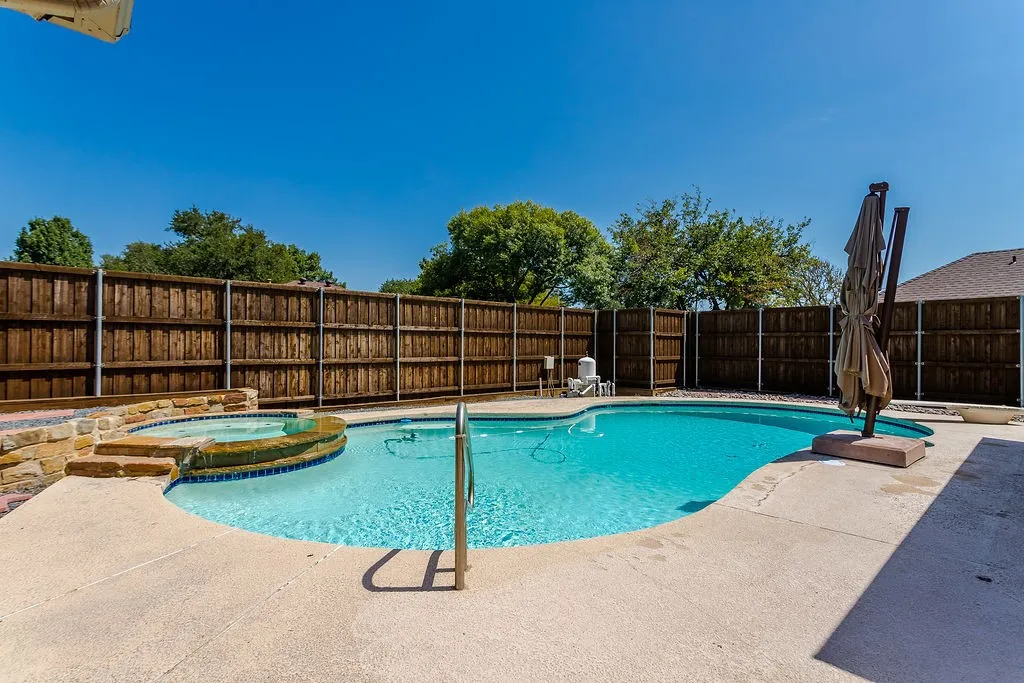Single Family Residence For Sale in Dallas County , 10139 Cherry Tree Drive, Dallas, Texas 75243, 3 Bedroom, 3 Bathroom, 2 Garage spaces, 2,628 Sqft, built in 1978, mls#21362103, Real Estate Agent in Dallas, Homes For Sale in Dallas county, Homes For Sale in Dallas, Realtor in Dallas Texas, Real Estate Brokerage Independent Realty Texas, Luminita Cordes Realtor