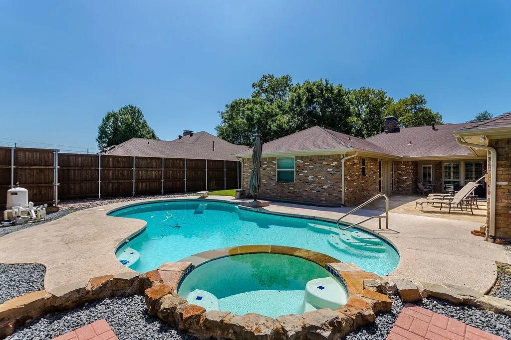 Single Family Residence For Sale in Dallas County , 10139 Cherry Tree Drive, Dallas, Texas 75243, 3 Bedroom, 3 Bathroom, 2 Garage spaces, 2,628 Sqft, built in 1978, mls#21362103, Real Estate Agent in Dallas, Homes For Sale in Dallas county, Homes For Sale in Dallas, Realtor in Dallas Texas, Real Estate Brokerage Independent Realty Texas, Luminita Cordes Realtor