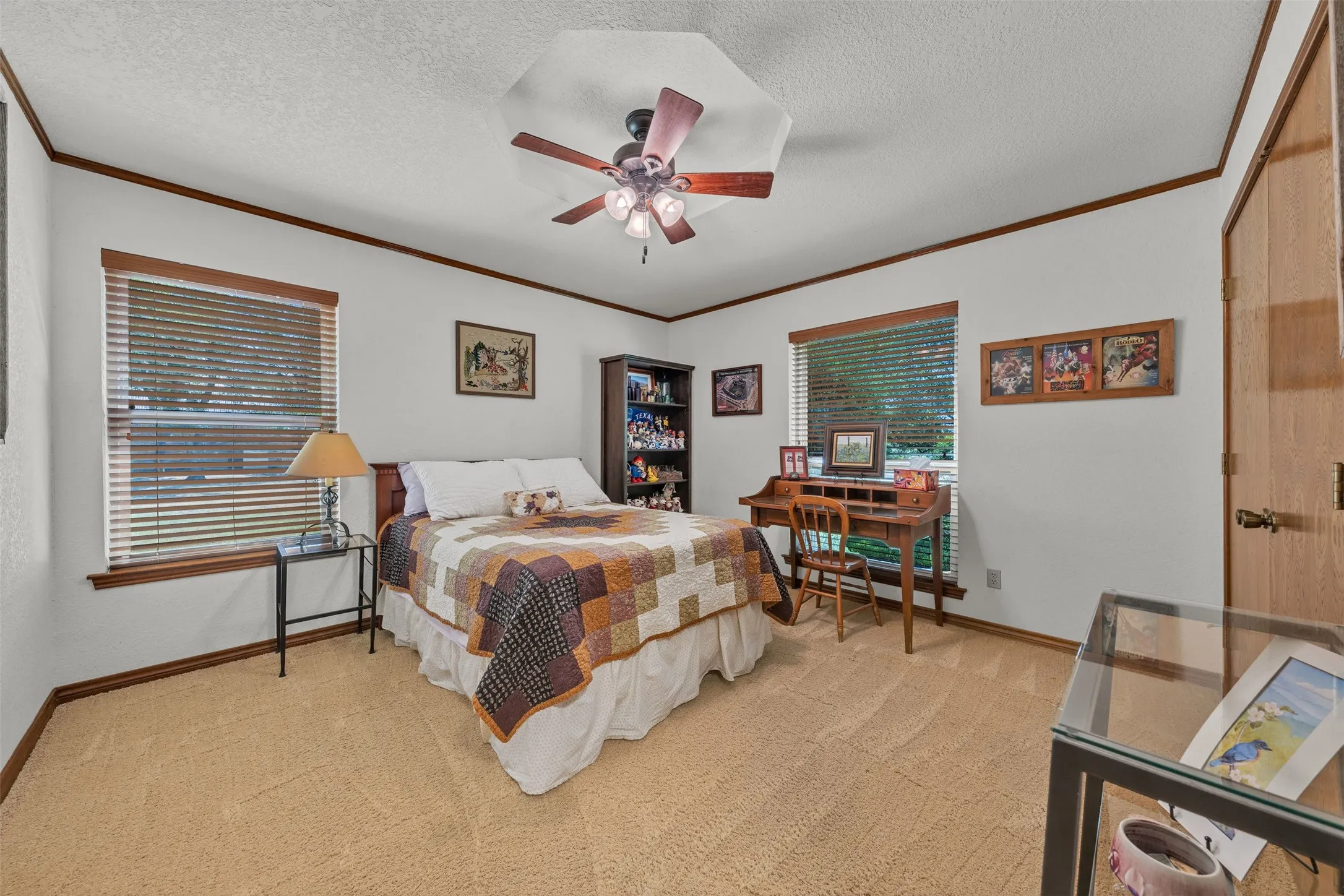 Single Family Residence For Sale in Parker County , 204 Fairway Drive, Willow Park, Texas 76087, 4 Bedroom, 3 Bathroom, 2 Garage spaces, 2,329 Sqft, built in 1984, mls#21363432, Real Estate Agent in Willow Park, Homes For Sale in Parker county, Homes For Sale in Willow Park, Realtor in Willow Park Texas, Real Estate Brokerage Independent Realty Texas, Luminita Cordes Realtor