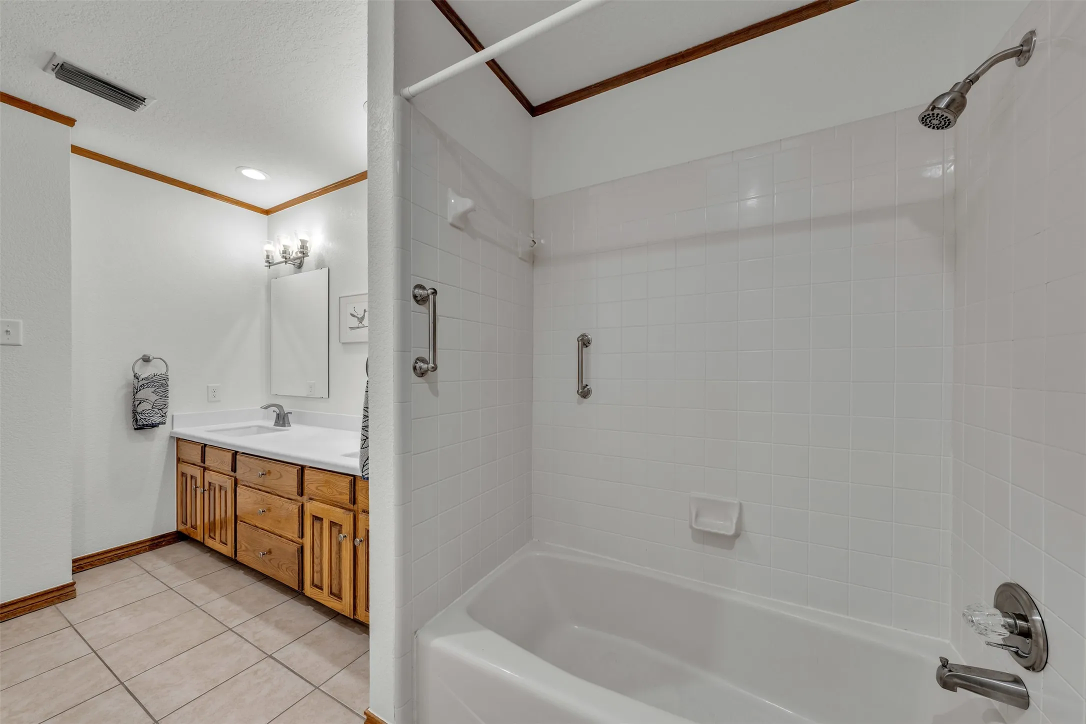Single Family Residence For Sale in Parker County , 204 Fairway Drive, Willow Park, Texas 76087, 4 Bedroom, 3 Bathroom, 2 Garage spaces, 2,329 Sqft, built in 1984, mls#21363432, Real Estate Agent in Willow Park, Homes For Sale in Parker county, Homes For Sale in Willow Park, Realtor in Willow Park Texas, Real Estate Brokerage Independent Realty Texas, Luminita Cordes Realtor