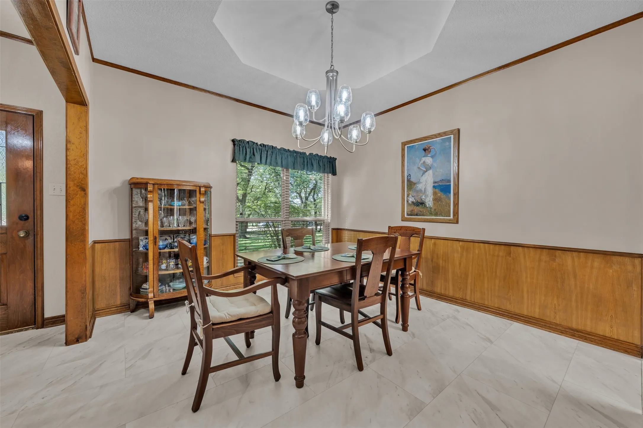 Single Family Residence For Sale in Parker County , 204 Fairway Drive, Willow Park, Texas 76087, 4 Bedroom, 3 Bathroom, 2 Garage spaces, 2,329 Sqft, built in 1984, mls#21363432, Real Estate Agent in Willow Park, Homes For Sale in Parker county, Homes For Sale in Willow Park, Realtor in Willow Park Texas, Real Estate Brokerage Independent Realty Texas, Luminita Cordes Realtor
