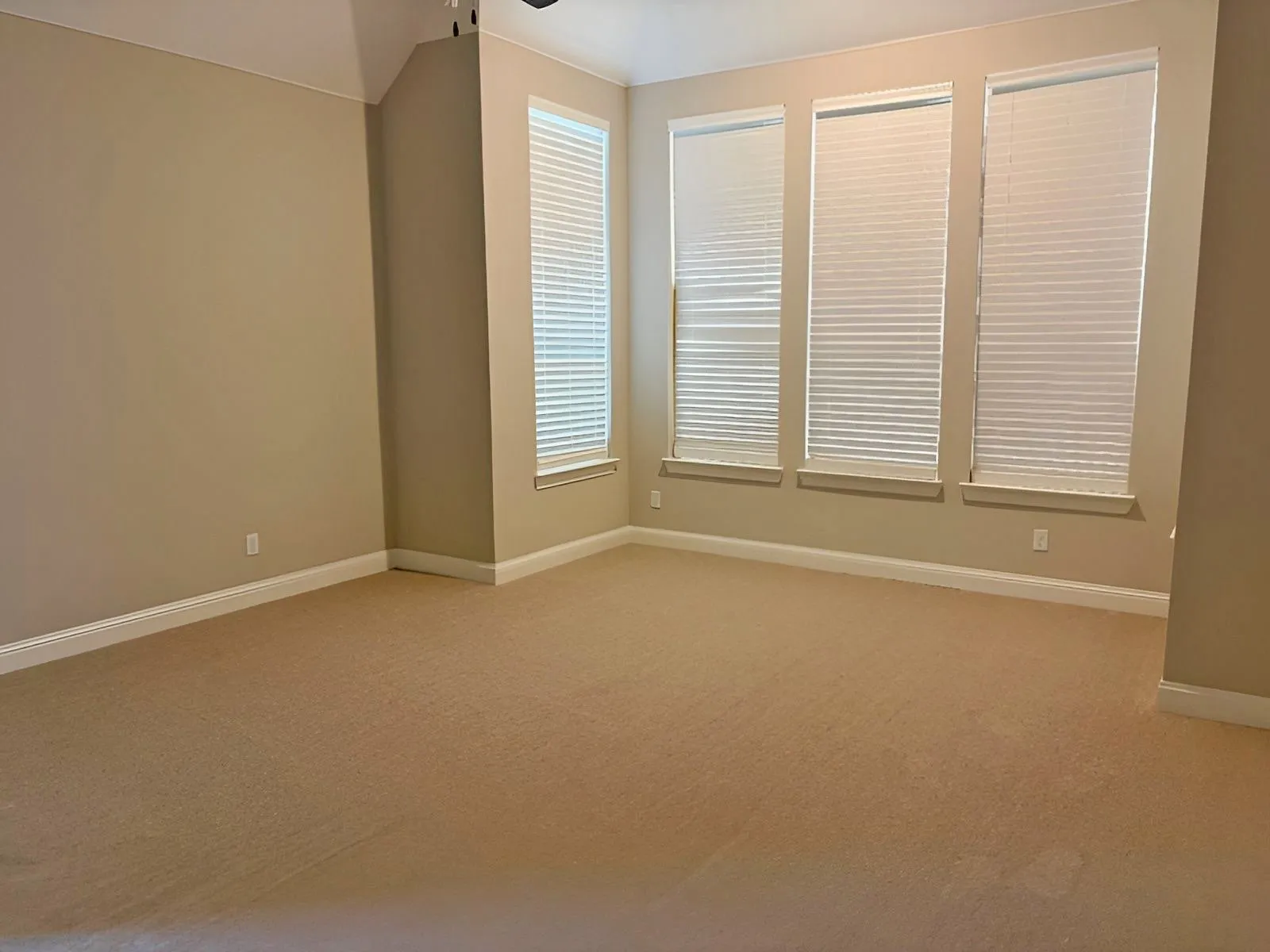 Single Family Residence For Sale in Collin County , 3511 Abingdon Avenue, Melissa, Texas 75454, 4 Bedroom, 4 Bathroom, 3 Garage spaces, 3,012 Sqft, built in 2021, mls#21364788, Real Estate Agent in Melissa, Homes For Sale in Collin county, Homes For Sale in Melissa, Realtor in Melissa Texas, Real Estate Brokerage Independent Realty Texas, Luminita Cordes Realtor