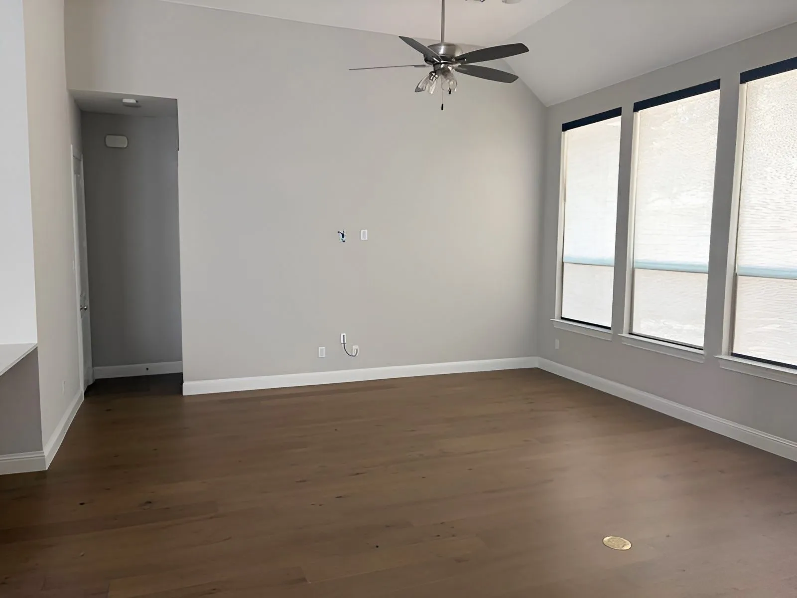 Single Family Residence For Sale in Collin County , 3511 Abingdon Avenue, Melissa, Texas 75454, 4 Bedroom, 4 Bathroom, 3 Garage spaces, 3,012 Sqft, built in 2021, mls#21364788, Real Estate Agent in Melissa, Homes For Sale in Collin county, Homes For Sale in Melissa, Realtor in Melissa Texas, Real Estate Brokerage Independent Realty Texas, Luminita Cordes Realtor