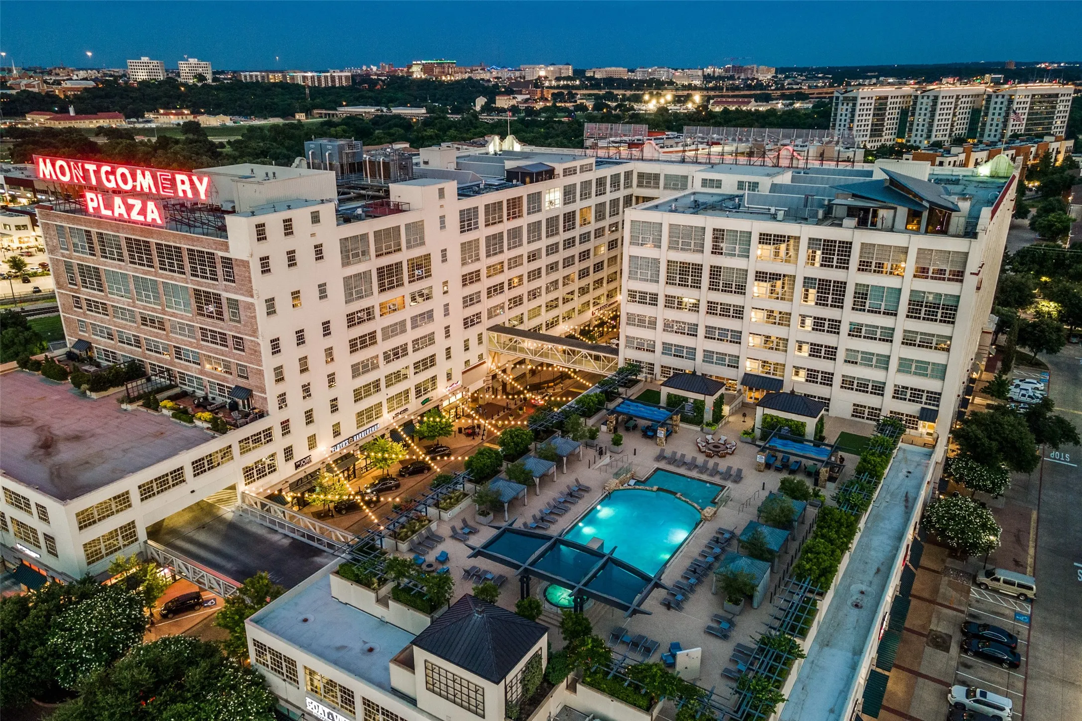 Condominium For Sale in Tarrant County , 2600 W 7th Street 1623, Fort Worth, Texas 76107, 2 Bedroom, 3 Bathroom, 2 Garage spaces, 1,773 Sqft, built in 1928, mls#21352746, Real Estate Agent in Fort Worth, Homes For Sale in Tarrant county, Homes For Sale in Fort Worth, Realtor in Fort Worth Texas, Real Estate Brokerage Independent Realty Texas, Luminita Cordes Realtor