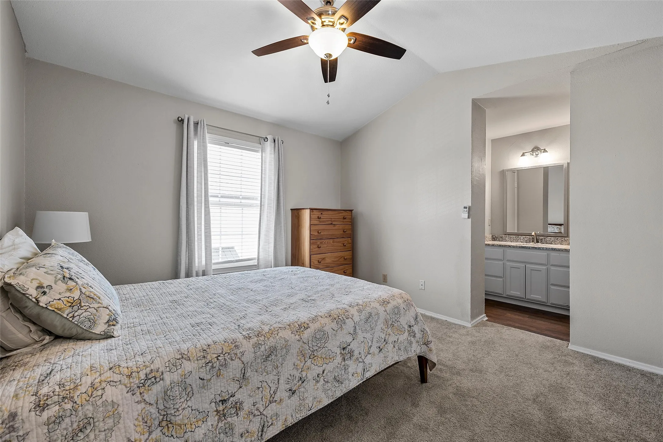 Condominium For Sale in Mc Lennan County , 600 Bagby Avenue 6B, Waco, Texas 76706, 2 Bedroom, 3 Bathroom, Garage spaces, 1,162 Sqft, built in 1986, Price $244,900, mls#21363549, Real Estate Agent in Waco, Homes For Sale in Mc Lennan county, Homes For Sale in Waco, Realtor in Waco Texas, Real Estate Brokerage Independent Realty Texas, Luminita Cordes Realtor