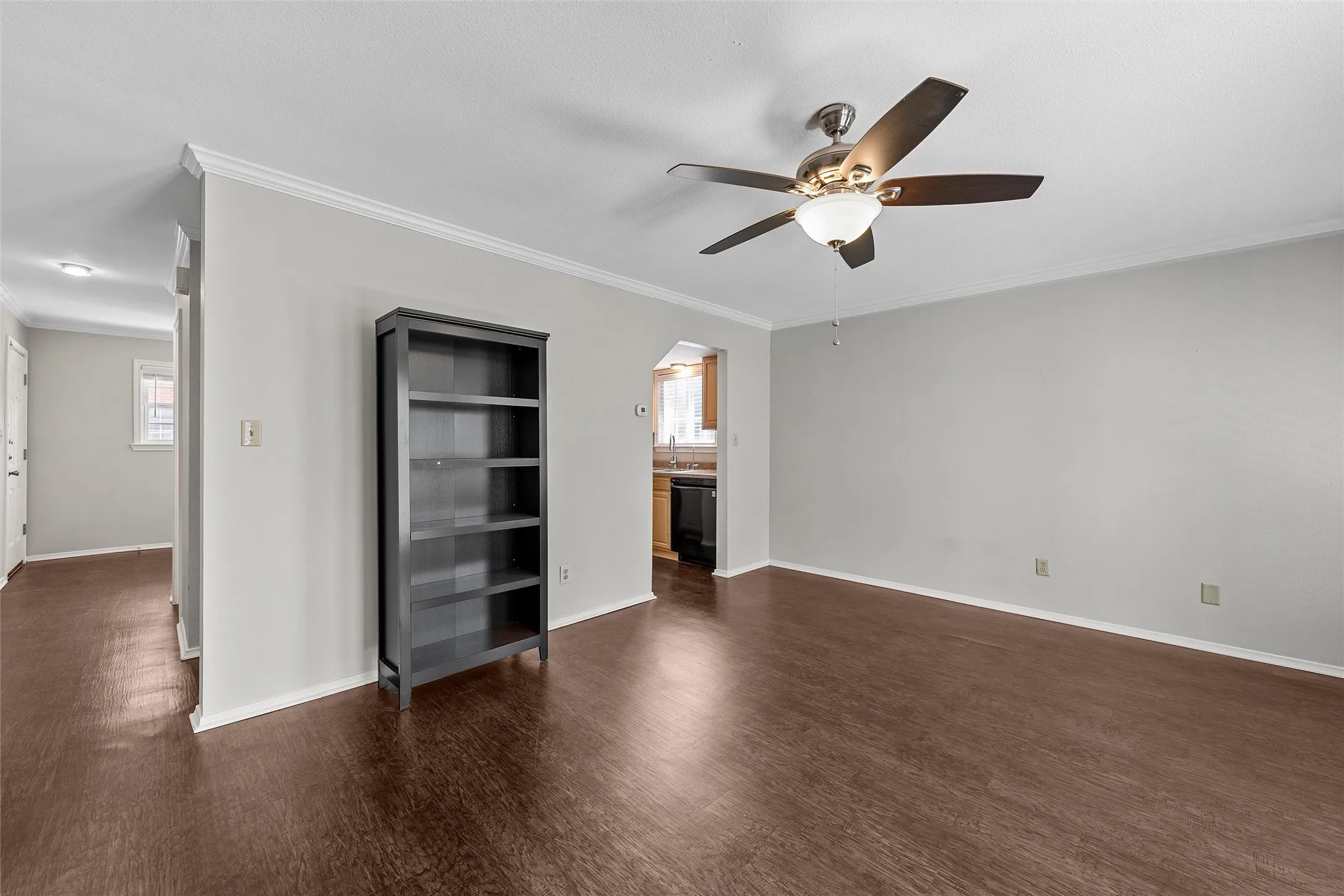 Condominium For Sale in Mc Lennan County , 600 Bagby Avenue 6B, Waco, Texas 76706, 2 Bedroom, 3 Bathroom, Garage spaces, 1,162 Sqft, built in 1986, Price $244,900, mls#21363549, Real Estate Agent in Waco, Homes For Sale in Mc Lennan county, Homes For Sale in Waco, Realtor in Waco Texas, Real Estate Brokerage Independent Realty Texas, Luminita Cordes Realtor