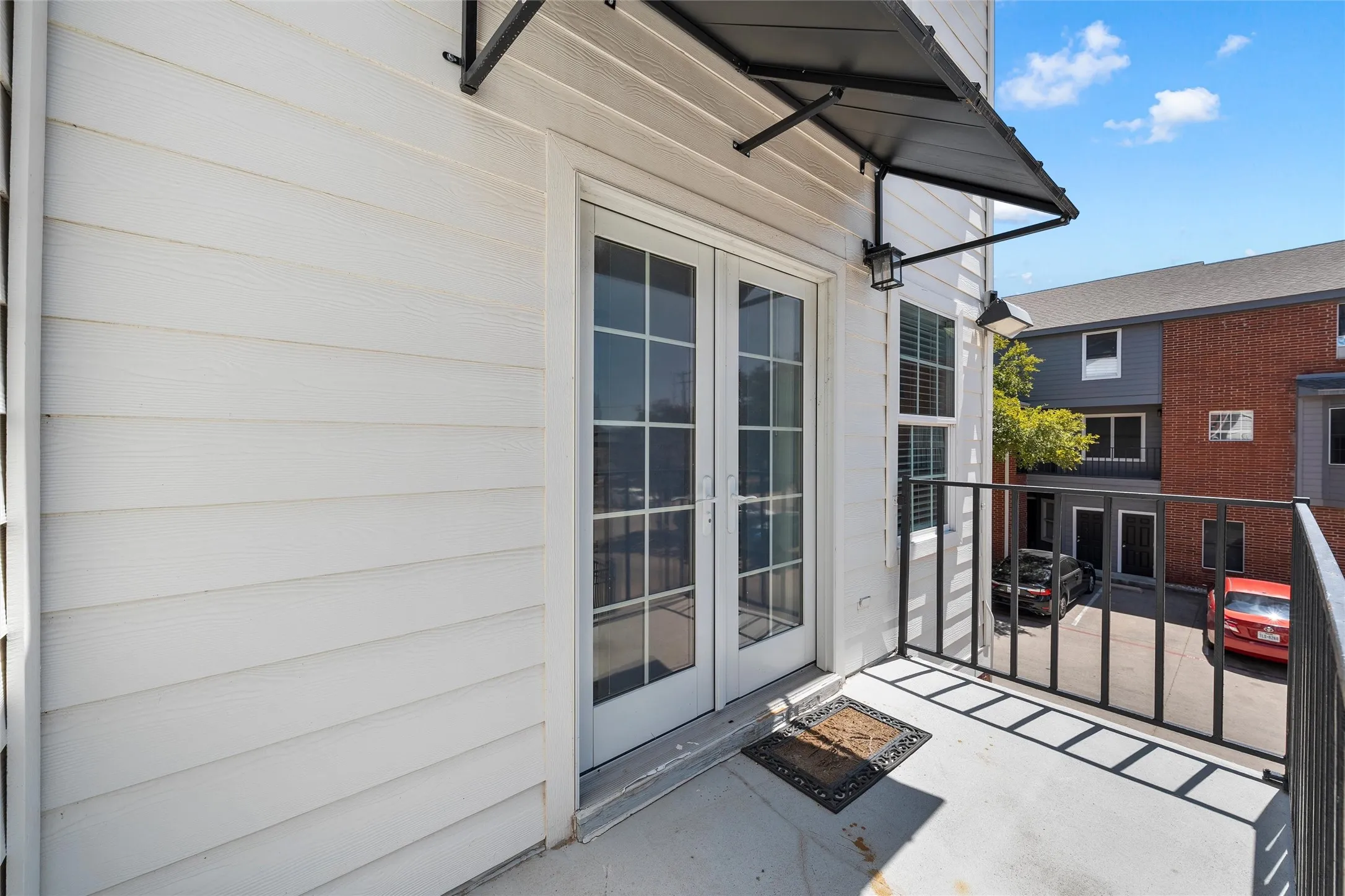 Condominium For Sale in Mc Lennan County , 600 Bagby Avenue 6B, Waco, Texas 76706, 2 Bedroom, 3 Bathroom, Garage spaces, 1,162 Sqft, built in 1986, Price $244,900, mls#21363549, Real Estate Agent in Waco, Homes For Sale in Mc Lennan county, Homes For Sale in Waco, Realtor in Waco Texas, Real Estate Brokerage Independent Realty Texas, Luminita Cordes Realtor
