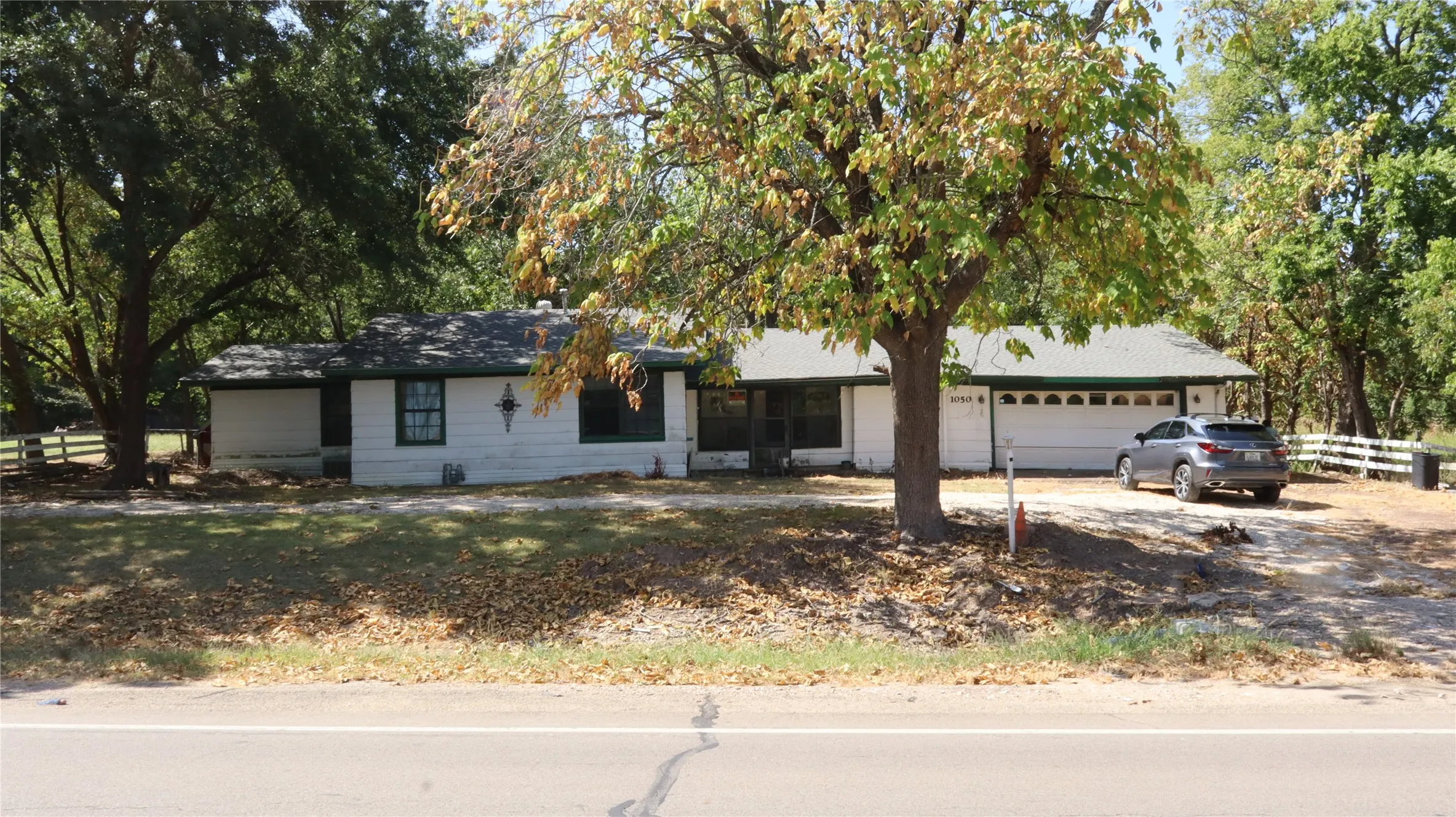 Single Family Residence For Sale in Delta County , 1050 E Dallas Avenue, Cooper, Texas 75432, 3 Bedroom, 2 Bathroom, 2 Garage spaces, 1,610 Sqft, built in 1900, mls#21364558, Real Estate Agent in Cooper, Homes For Sale in Delta county, Homes For Sale in Cooper, Realtor in Cooper Texas, Real Estate Brokerage Independent Realty Texas, Luminita Cordes Realtor