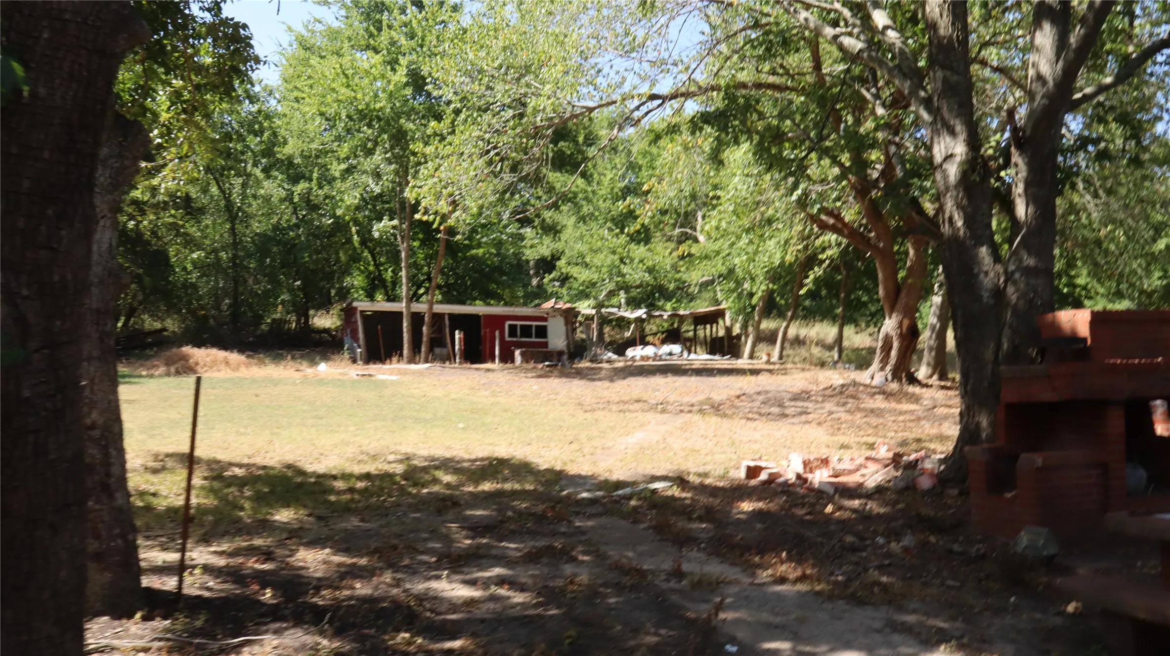 Single Family Residence For Sale in Delta County , 1050 E Dallas Avenue, Cooper, Texas 75432, 3 Bedroom, 2 Bathroom, 2 Garage spaces, 1,610 Sqft, built in 1900, mls#21364558, Real Estate Agent in Cooper, Homes For Sale in Delta county, Homes For Sale in Cooper, Realtor in Cooper Texas, Real Estate Brokerage Independent Realty Texas, Luminita Cordes Realtor