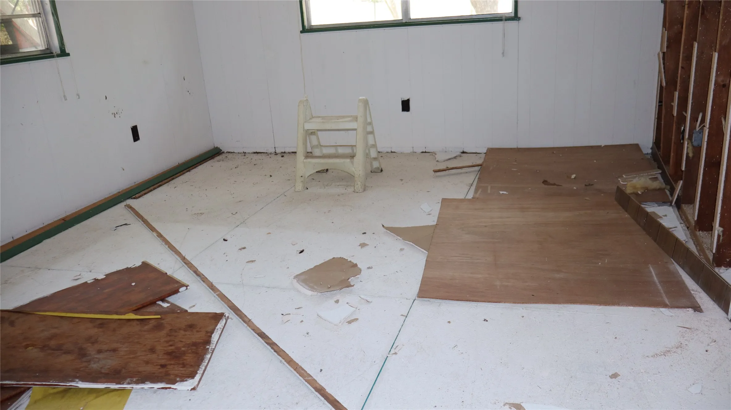 Single Family Residence For Sale in Delta County , 1050 E Dallas Avenue, Cooper, Texas 75432, 3 Bedroom, 2 Bathroom, 2 Garage spaces, 1,610 Sqft, built in 1900, mls#21364558, Real Estate Agent in Cooper, Homes For Sale in Delta county, Homes For Sale in Cooper, Realtor in Cooper Texas, Real Estate Brokerage Independent Realty Texas, Luminita Cordes Realtor