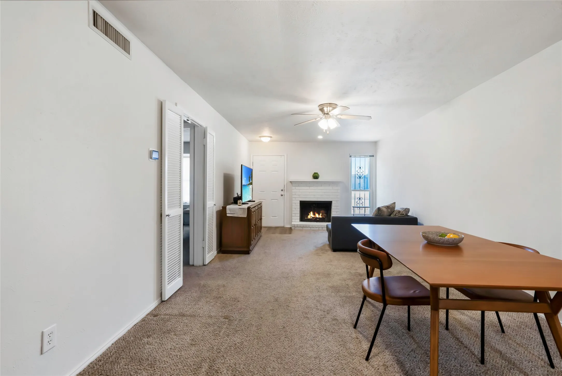 Townhouse For Sale in Dallas County , 1517 Britainway Lane, Dallas, Texas 75228, 2 Bedroom, 2 Bathroom, 2 Garage spaces, 1,061 Sqft, built in 1974, mls#21362650, Real Estate Agent in Dallas, Homes For Sale in Dallas county, Homes For Sale in Dallas, Realtor in Dallas Texas, Real Estate Brokerage Independent Realty Texas, Luminita Cordes Realtor