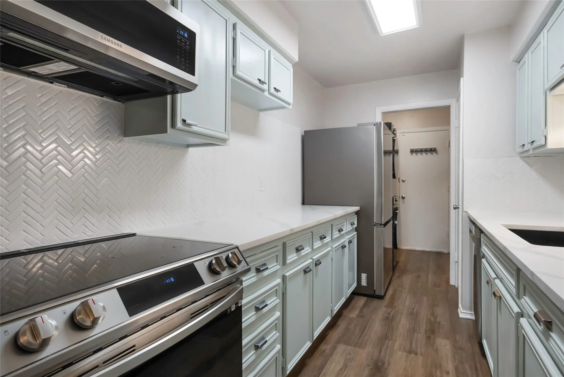 Townhouse For Sale in Dallas County , 1517 Britainway Lane, Dallas, Texas 75228, 2 Bedroom, 2 Bathroom, 2 Garage spaces, 1,061 Sqft, built in 1974, mls#21362650, Real Estate Agent in Dallas, Homes For Sale in Dallas county, Homes For Sale in Dallas, Realtor in Dallas Texas, Real Estate Brokerage Independent Realty Texas, Luminita Cordes Realtor
