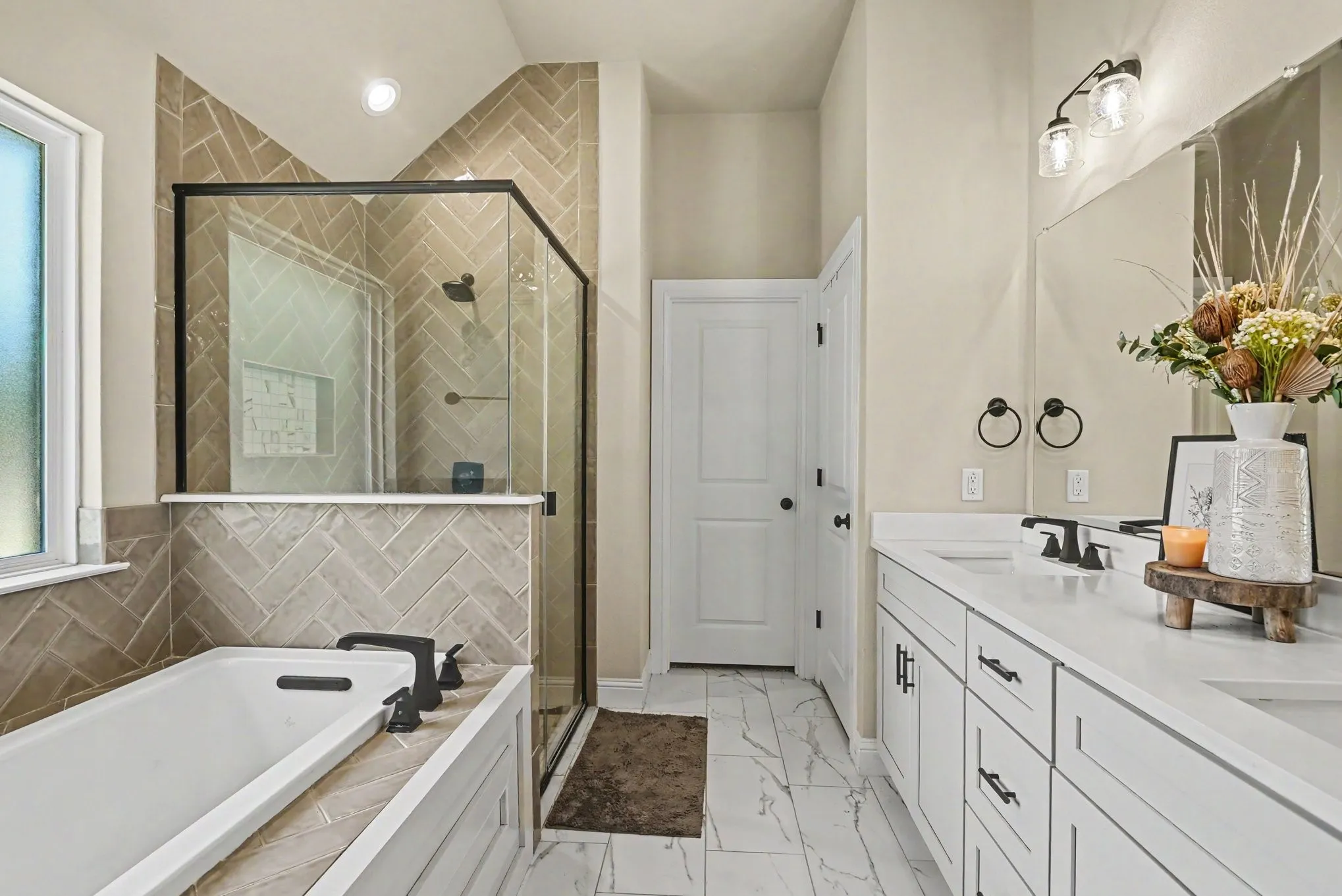 Single Family Residence For Sale in Parker County , 2044 Redemption Drive, Weatherford, Texas 76088, 4 Bedroom, 2 Bathroom, 2 Garage spaces, 1,896 Sqft, built in 2023, mls#21359190, Real Estate Agent in Weatherford, Homes For Sale in Parker county, Homes For Sale in Weatherford, Realtor in Weatherford Texas, Real Estate Brokerage Independent Realty Texas, Luminita Cordes Realtor